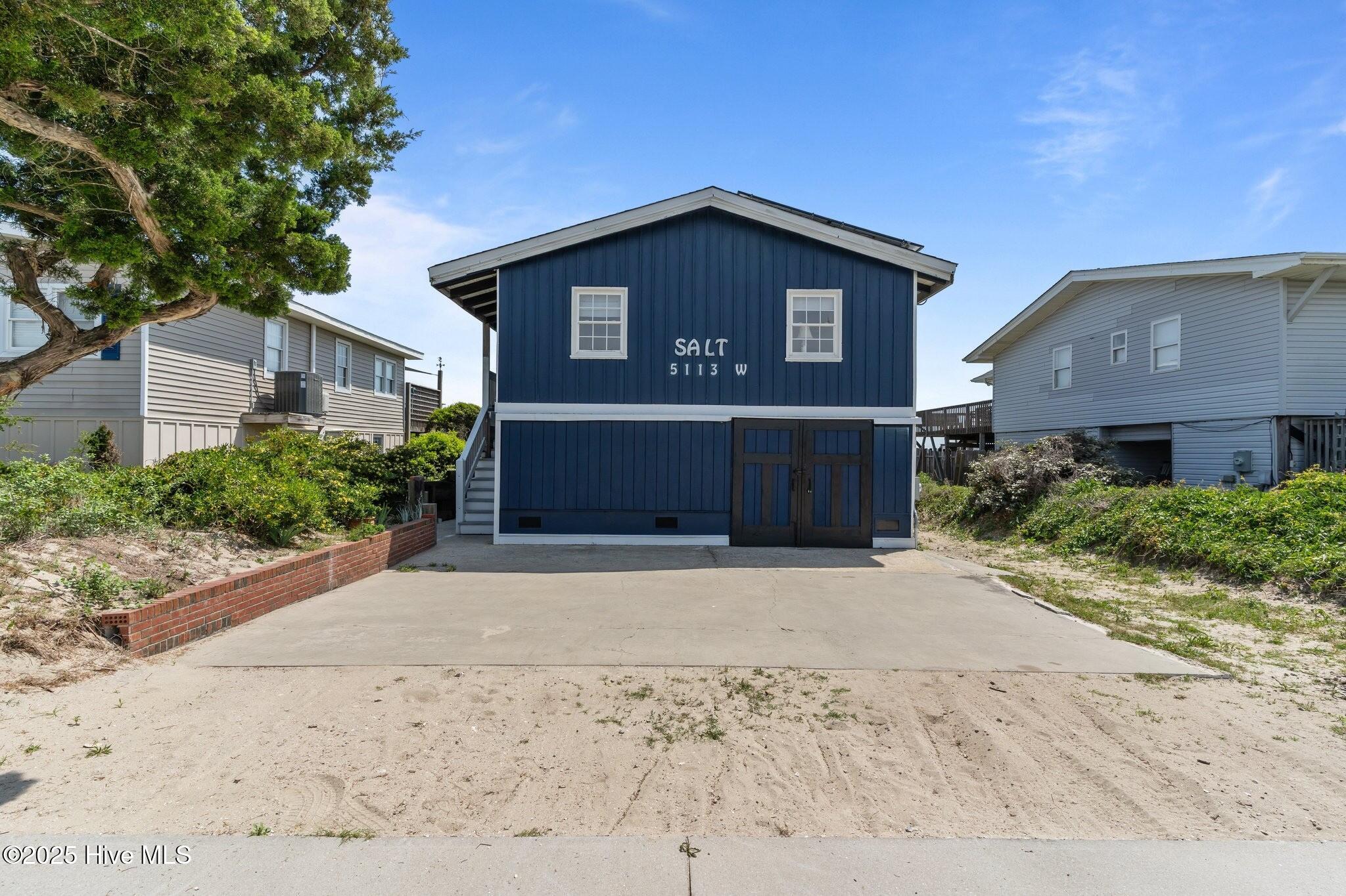 5113 W Beach Drive Property Photo 1