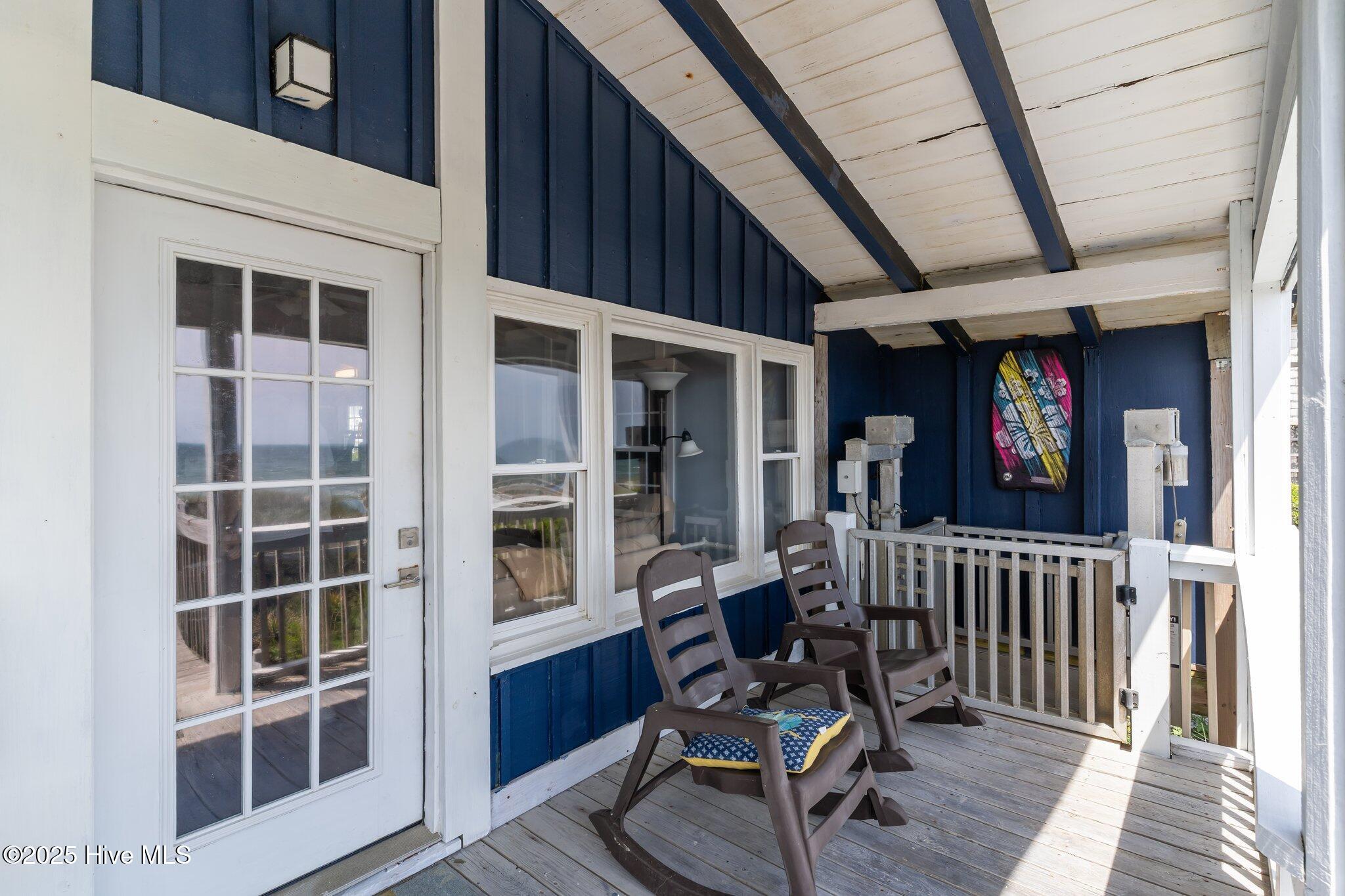 5113 W Beach Drive Property Photo 7