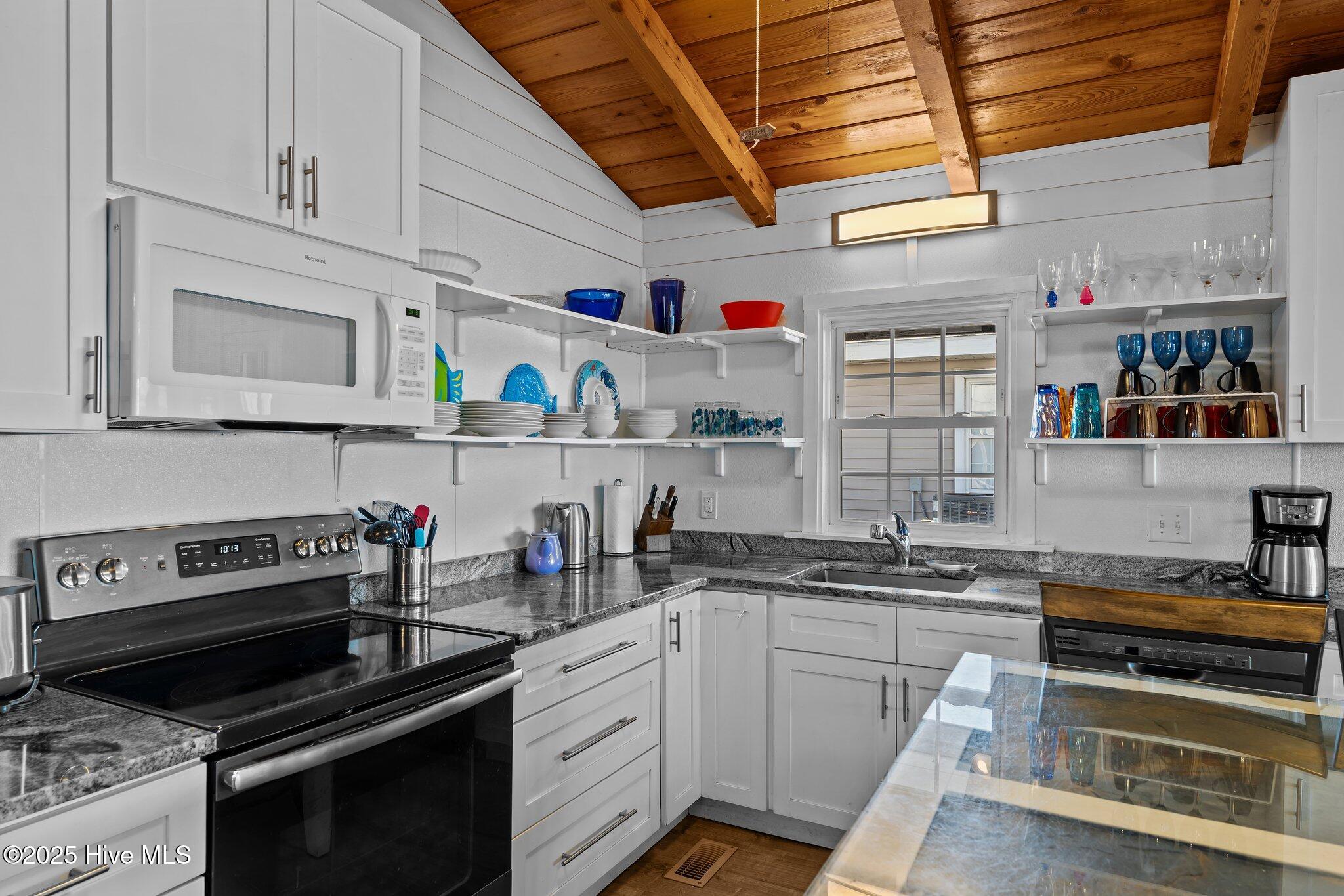 5113 W Beach Drive Property Photo 15