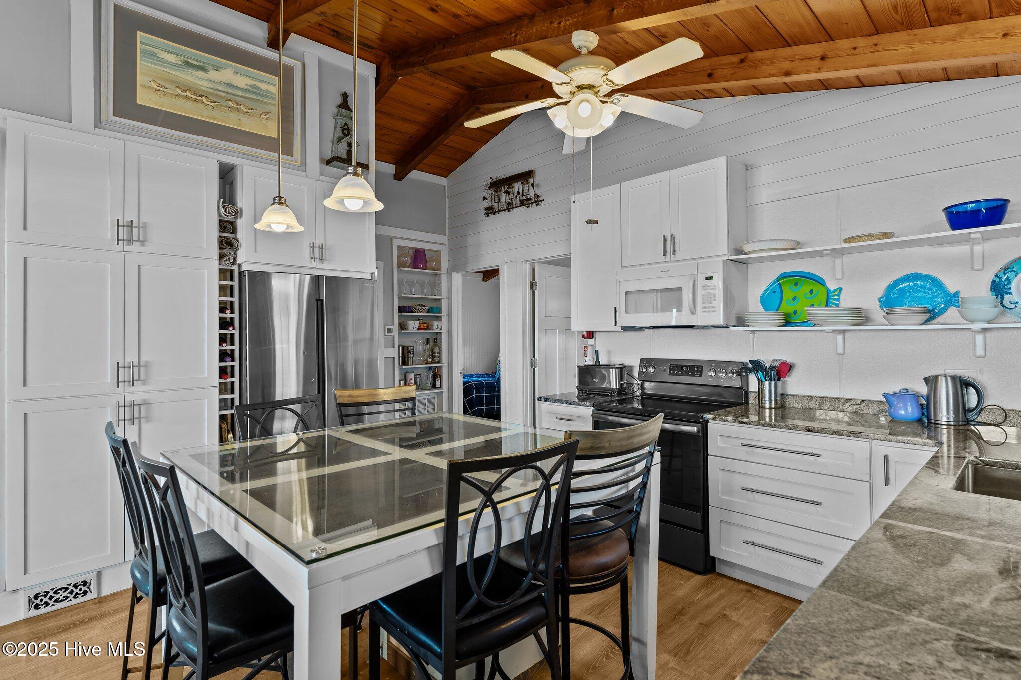 5113 W Beach Drive Property Photo 16