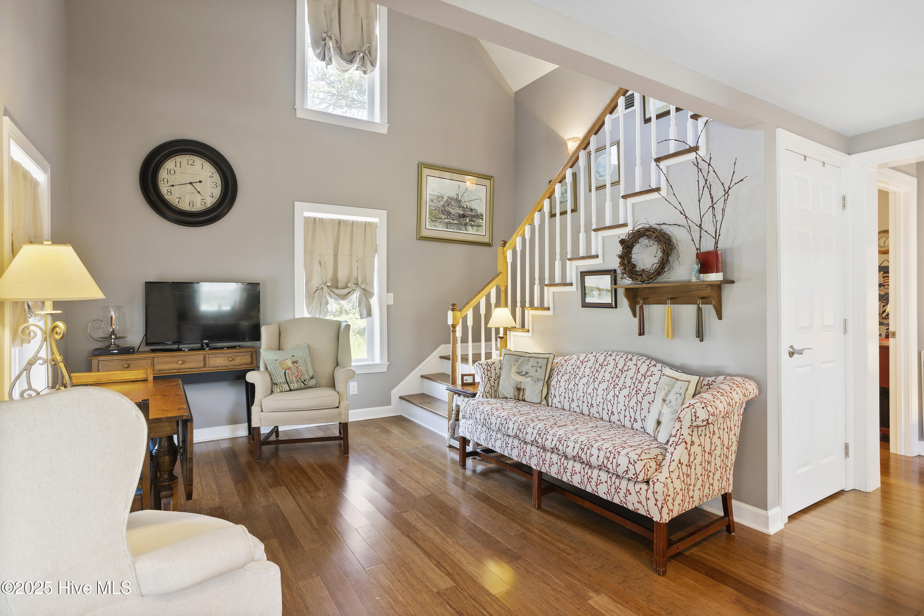 520 Clarendon Avenue Property Photo 8