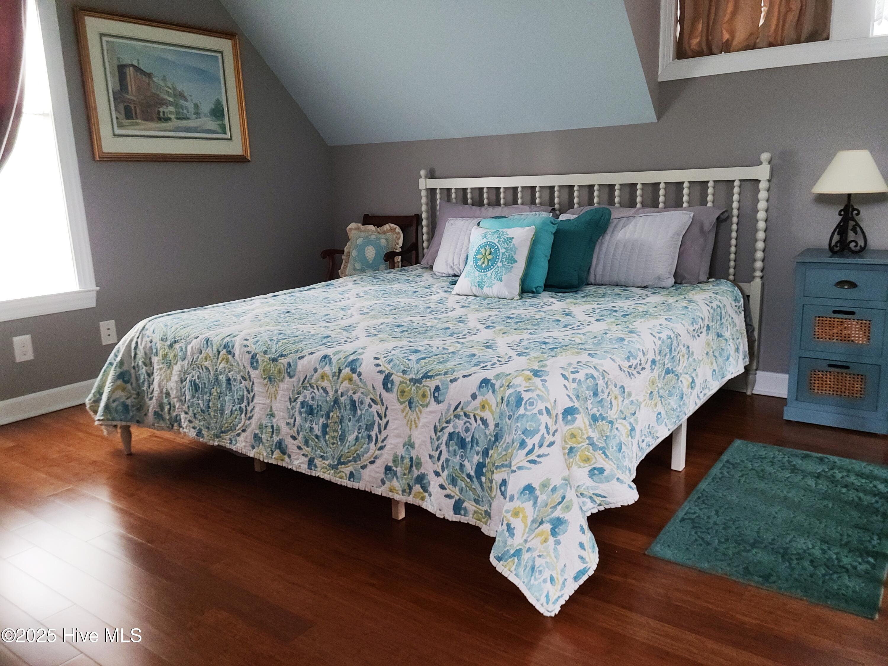 520 Clarendon Avenue Property Photo 10