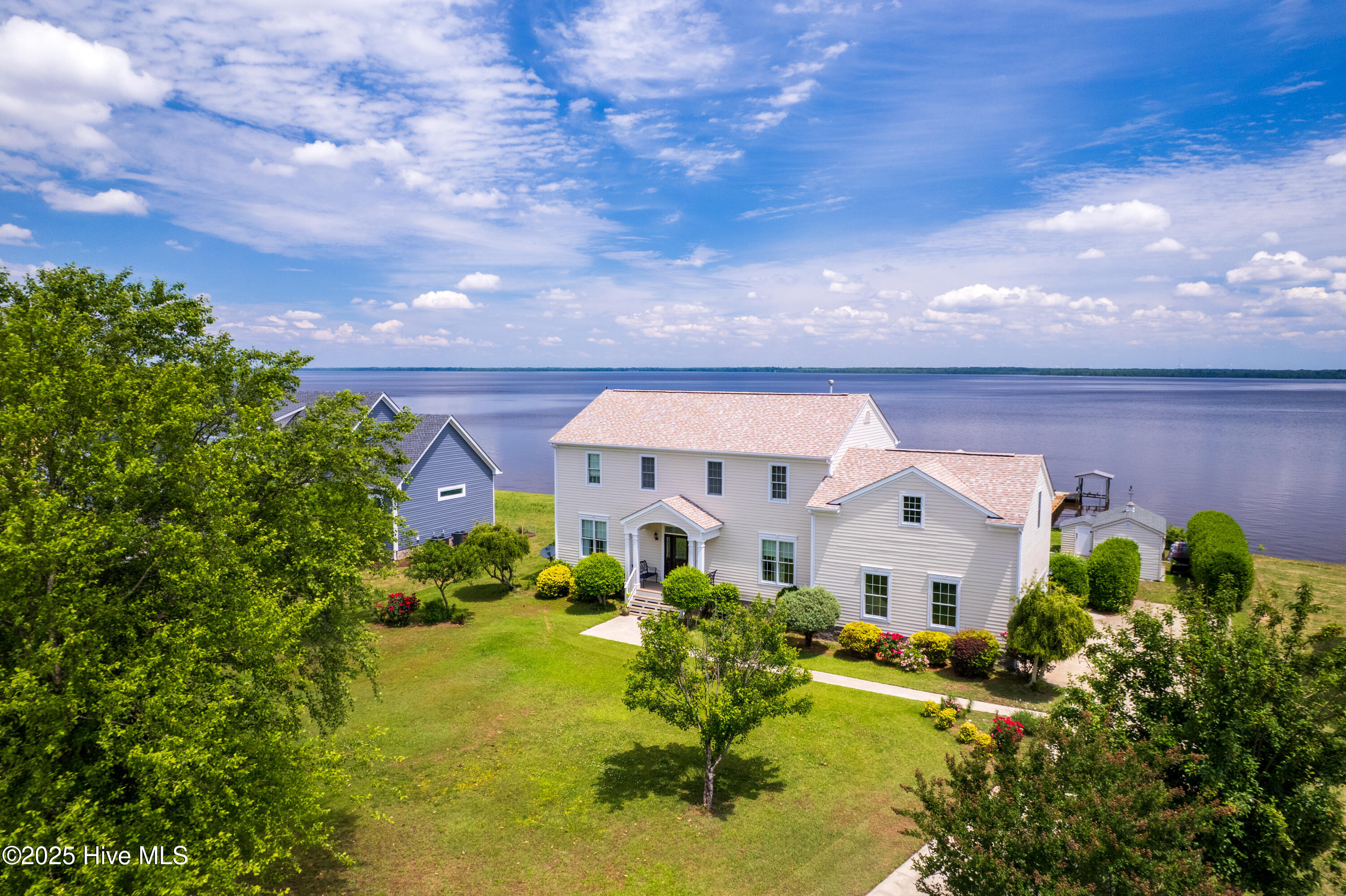 116 N Shore Drive Property Photo 3