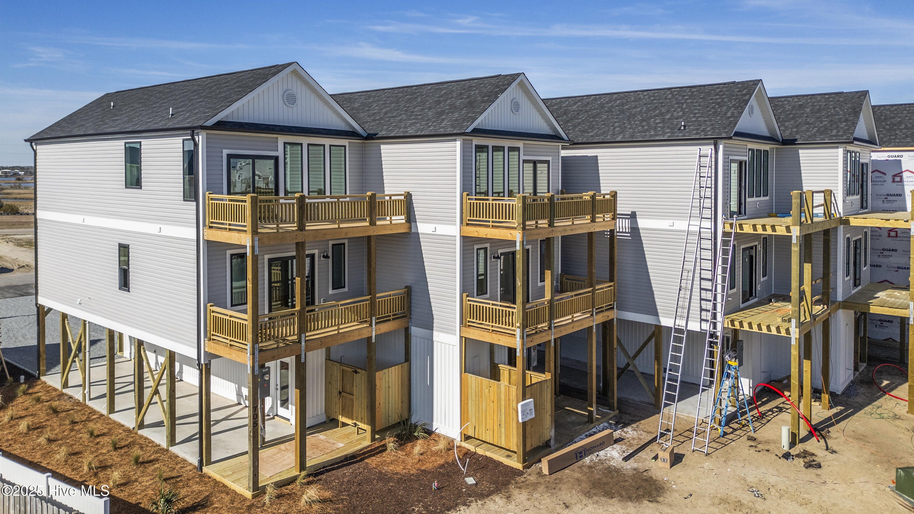 723 N Topsail Drive Property Image