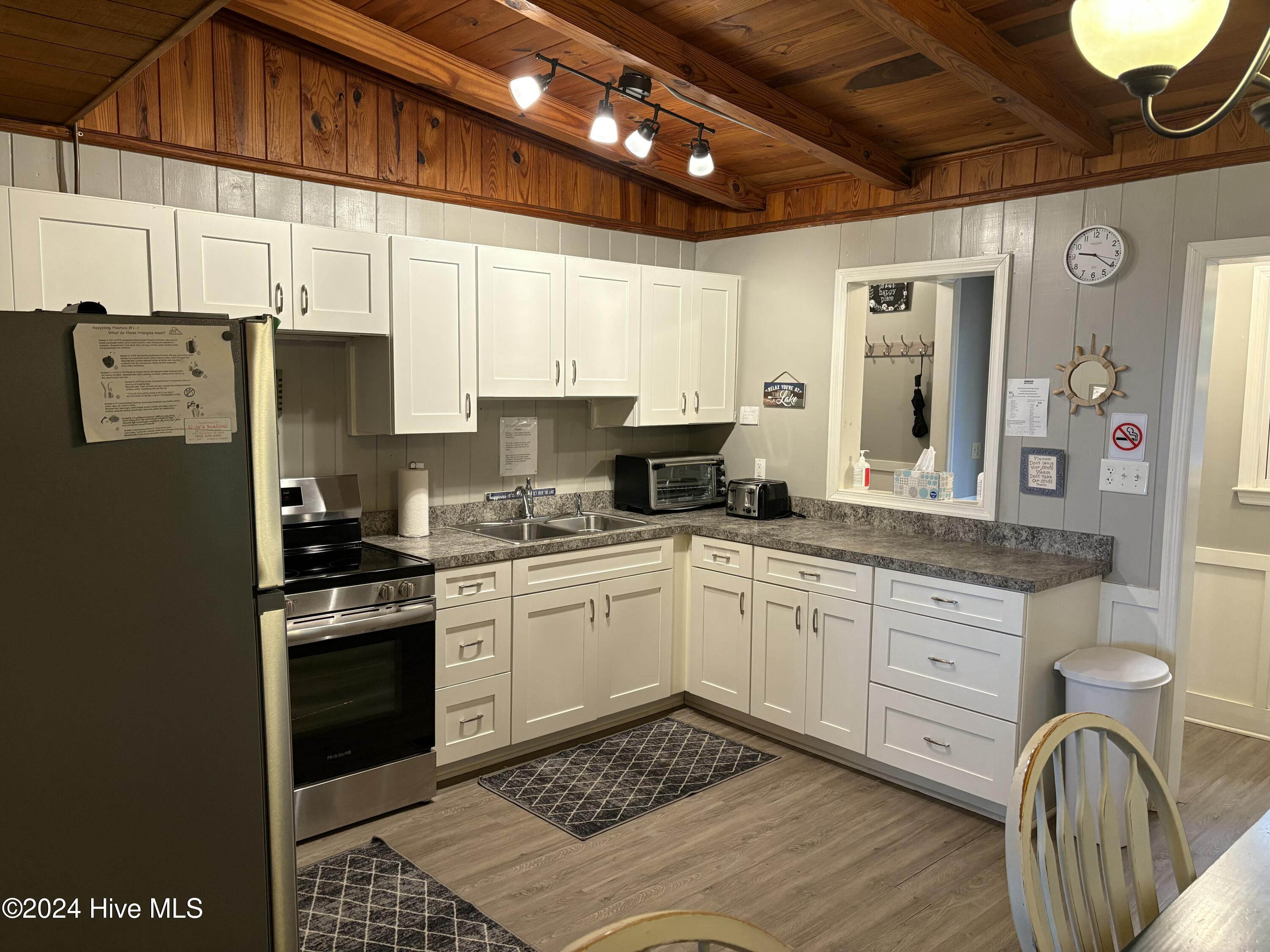 400 Canal Cove Road Property Photo 11