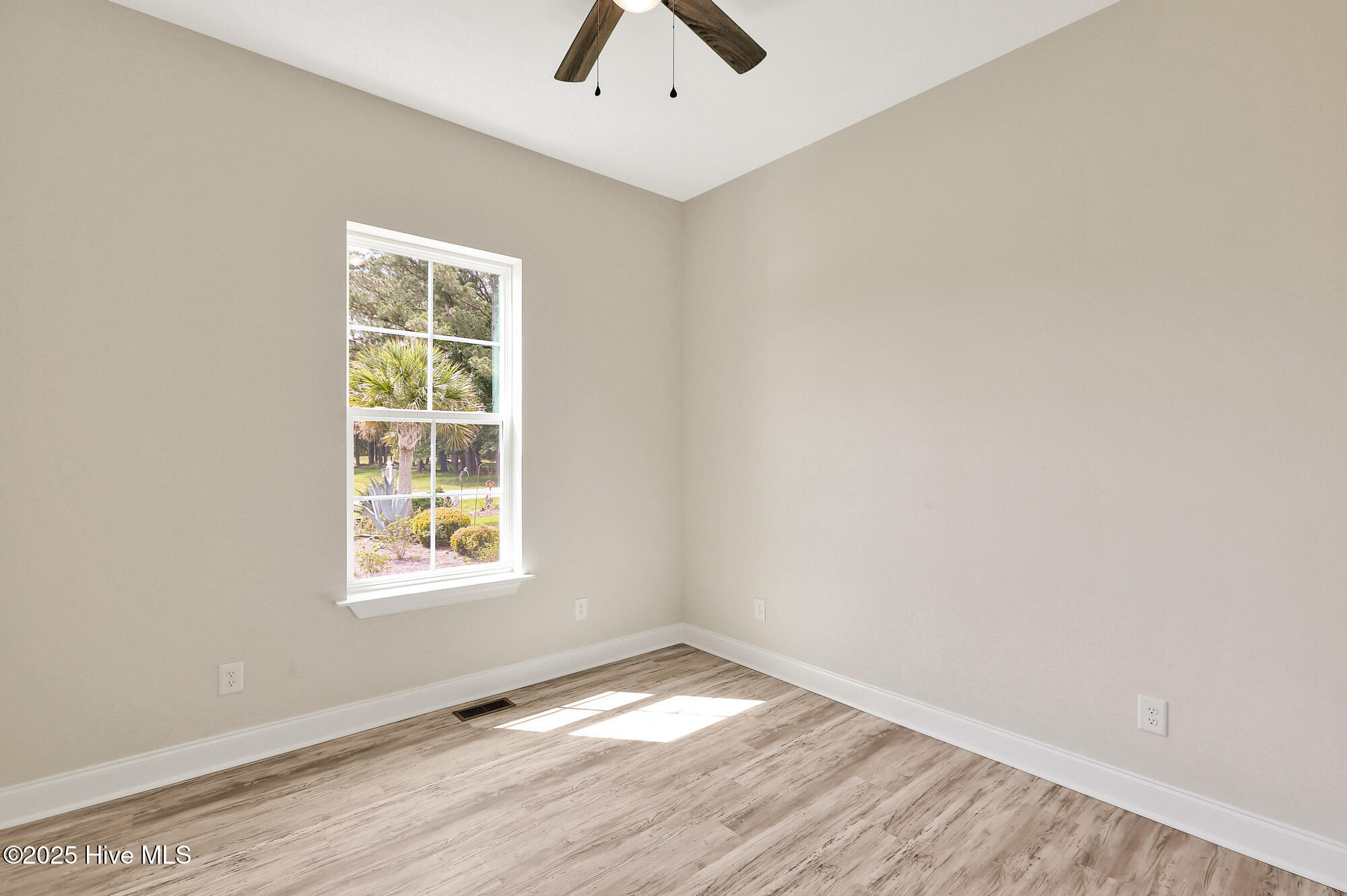 502 Genoes Point Road Property Photo 20