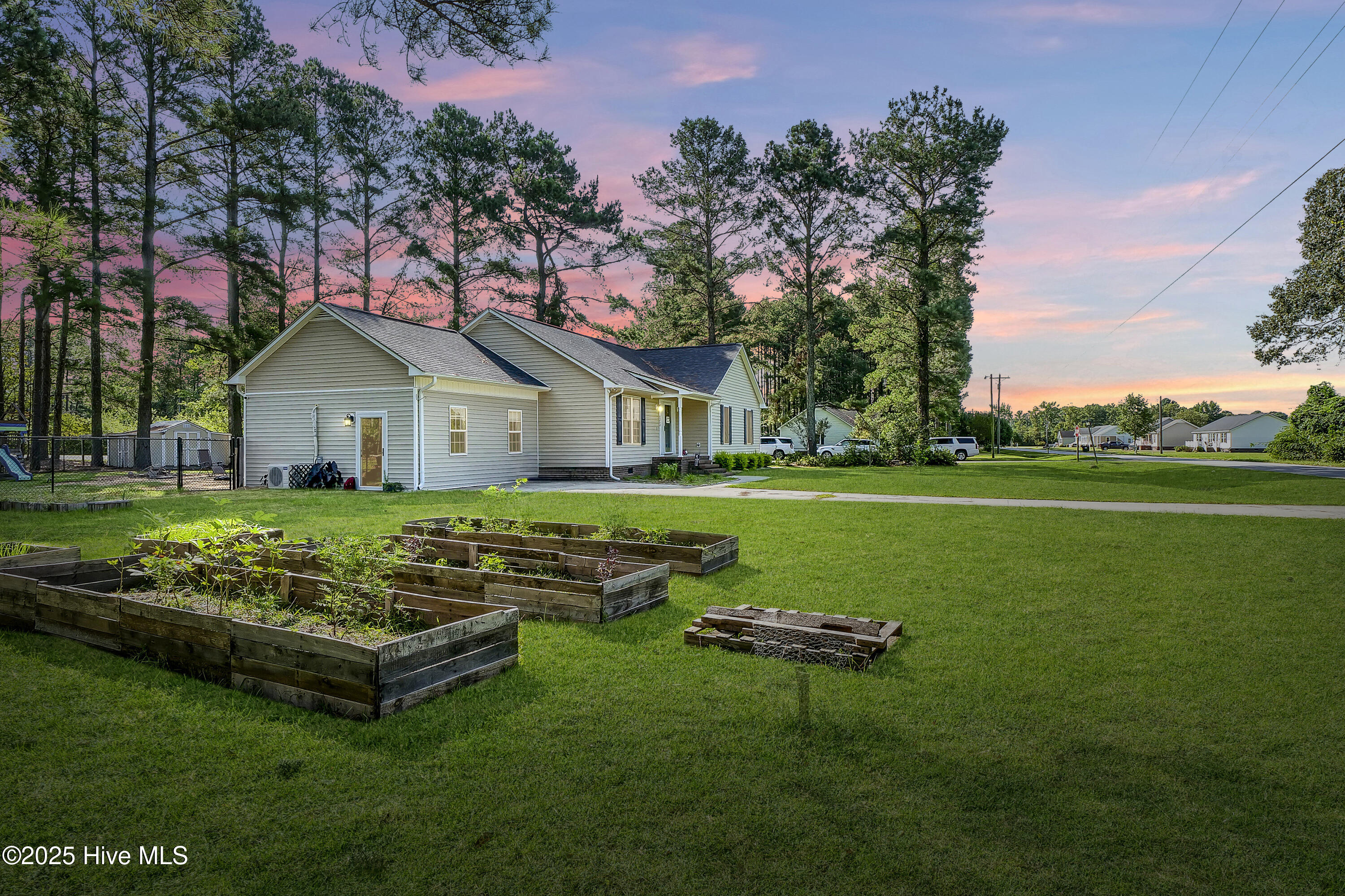 4353 Duplin County Road Property Photo 3