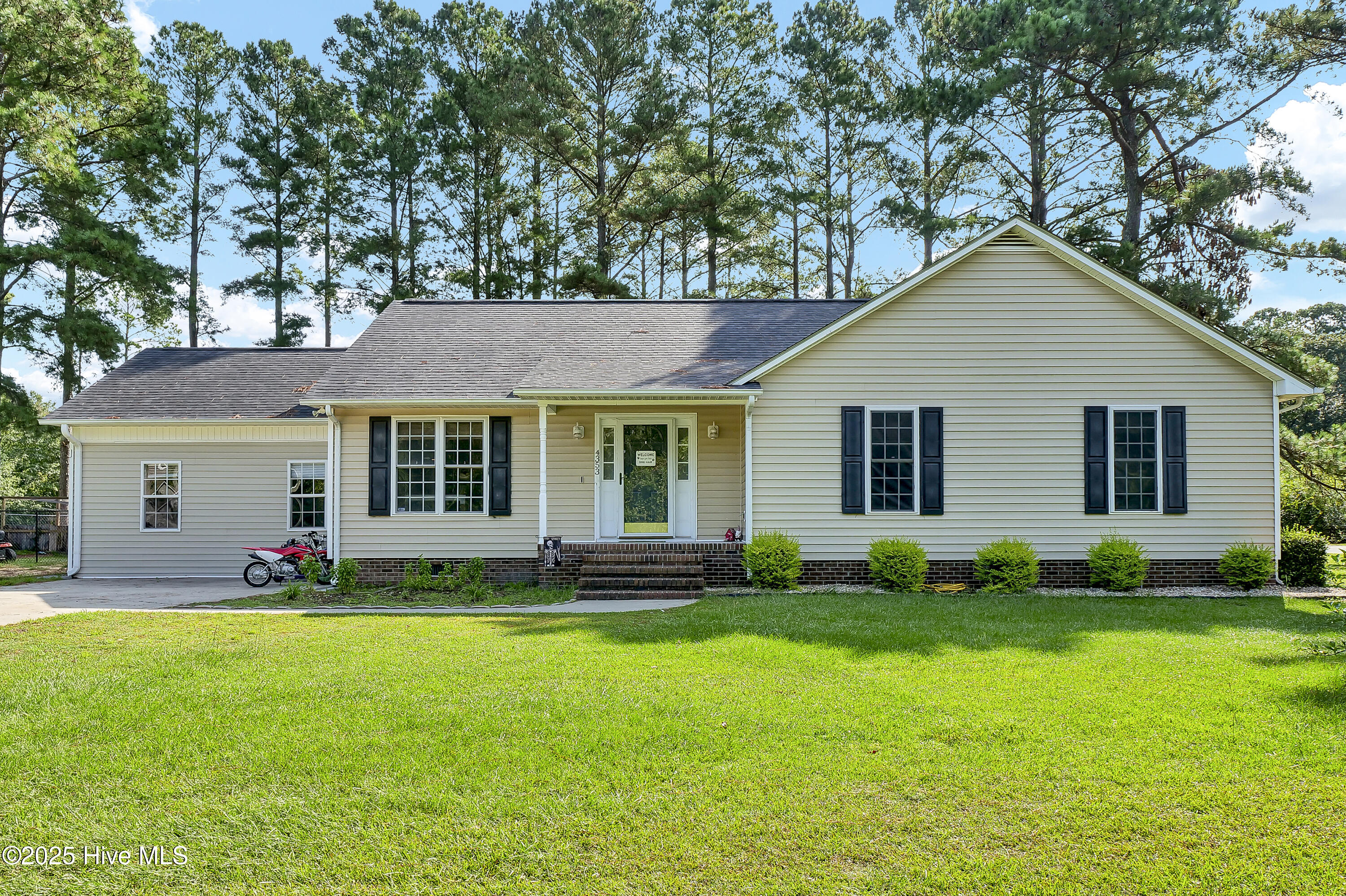 4353 Duplin County Road Property Photo 4