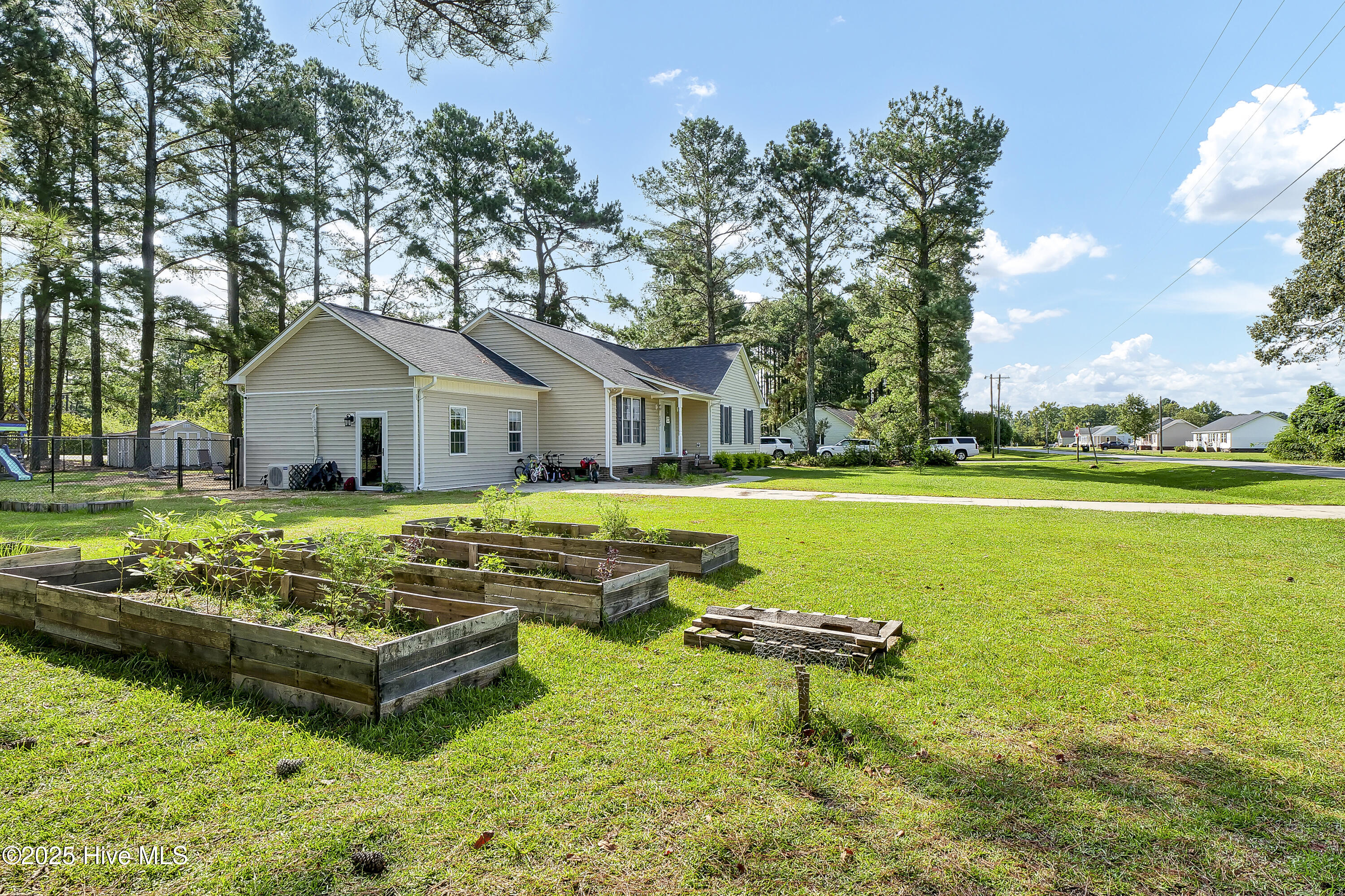 4353 Duplin County Road Property Photo 6