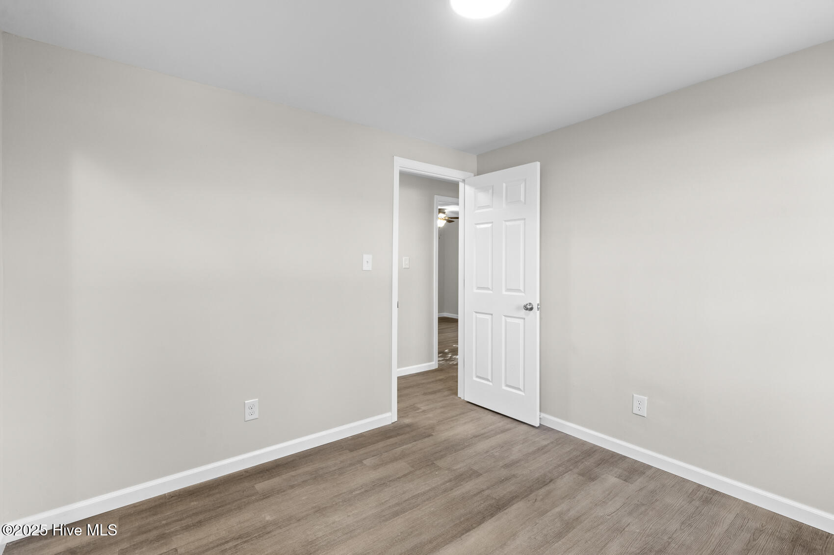 910 Devers Avenue Property Photo 13
