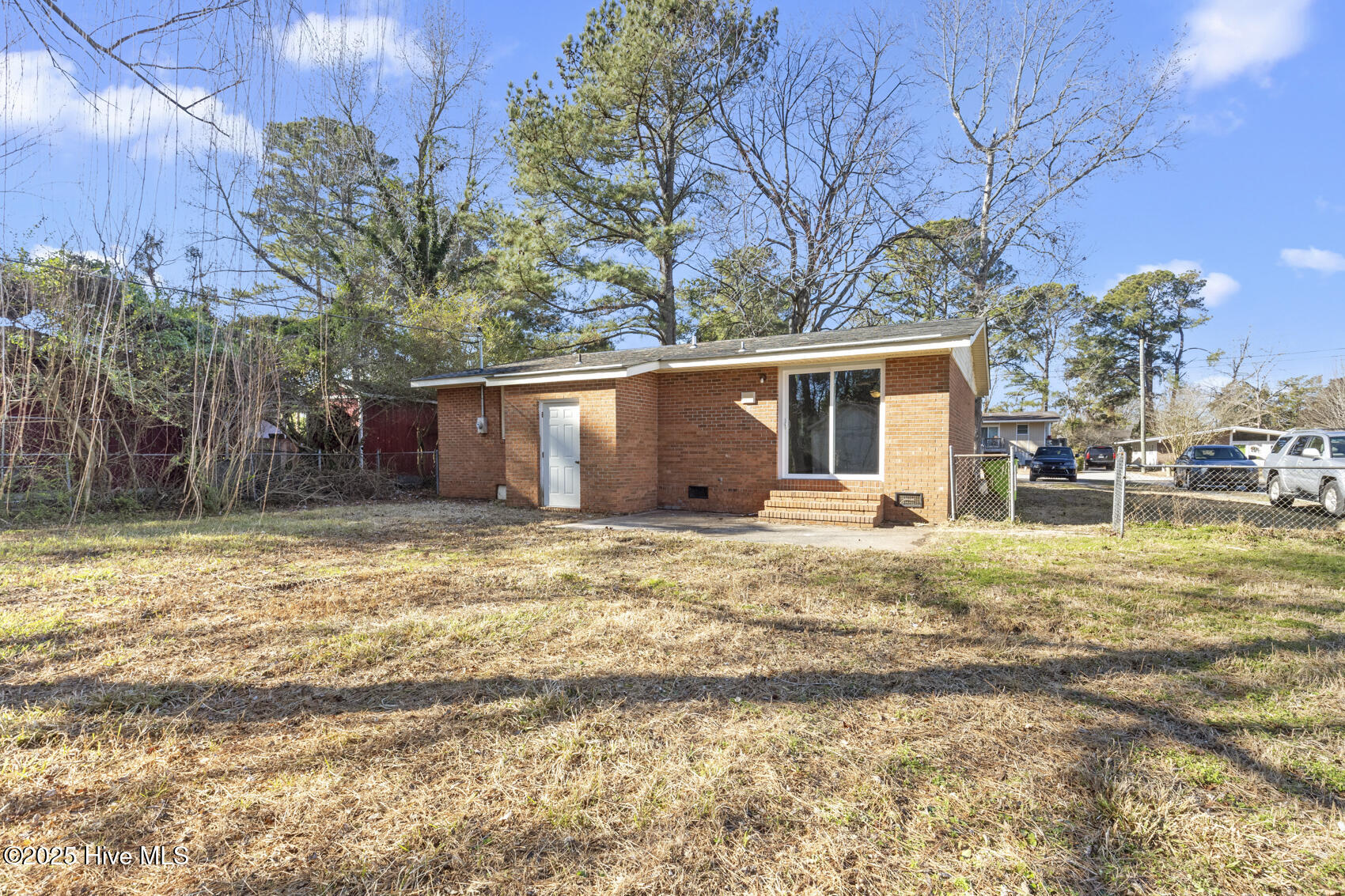 910 Devers Avenue Property Photo 24