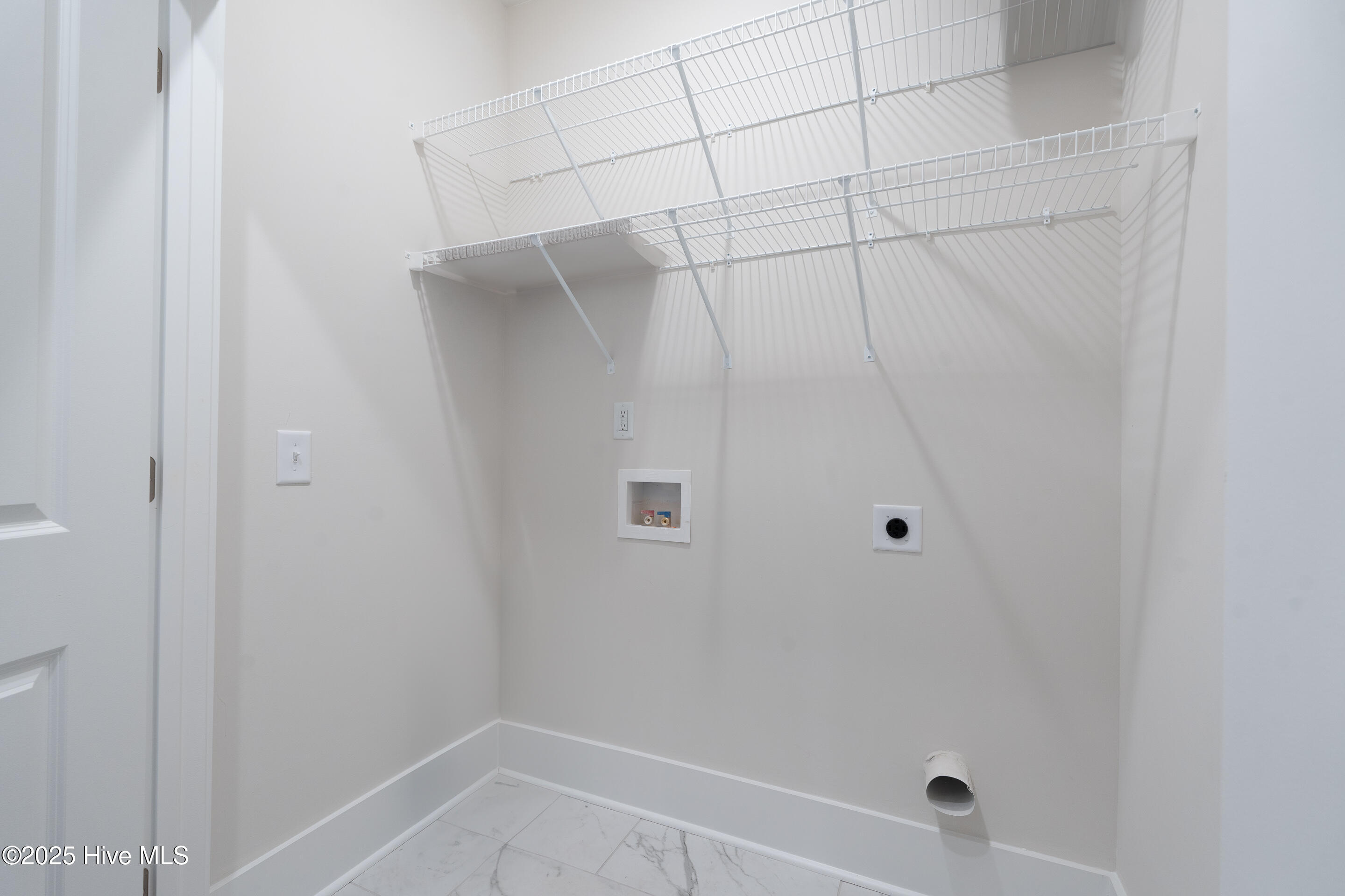 7436 Springwater Drive Property Photo 12