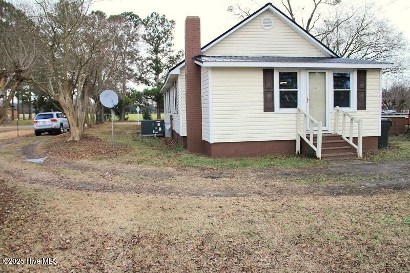 705 Lake Artesia Road Property Photo 4