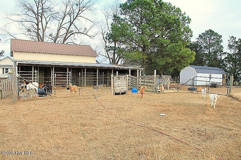 705 Lake Artesia Road Property Photo 5
