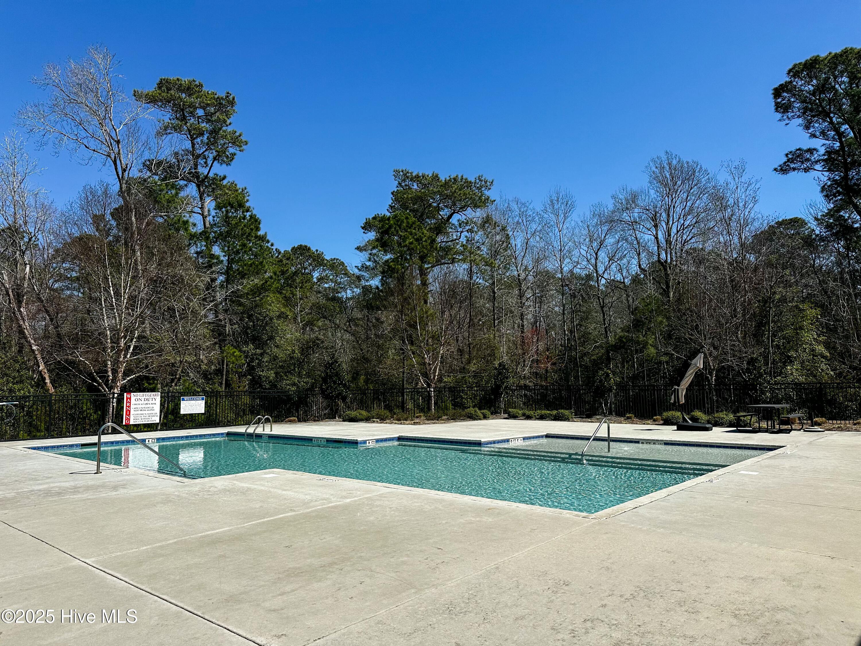 42 Crown Pointe Drive Property Photo 6