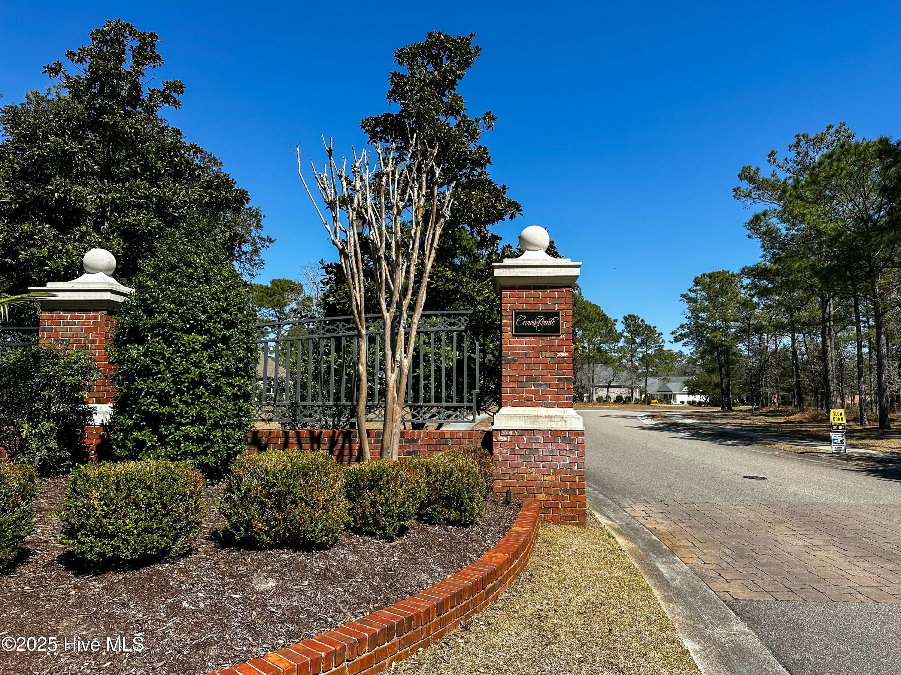 42 Crown Pointe Drive Property Photo 8