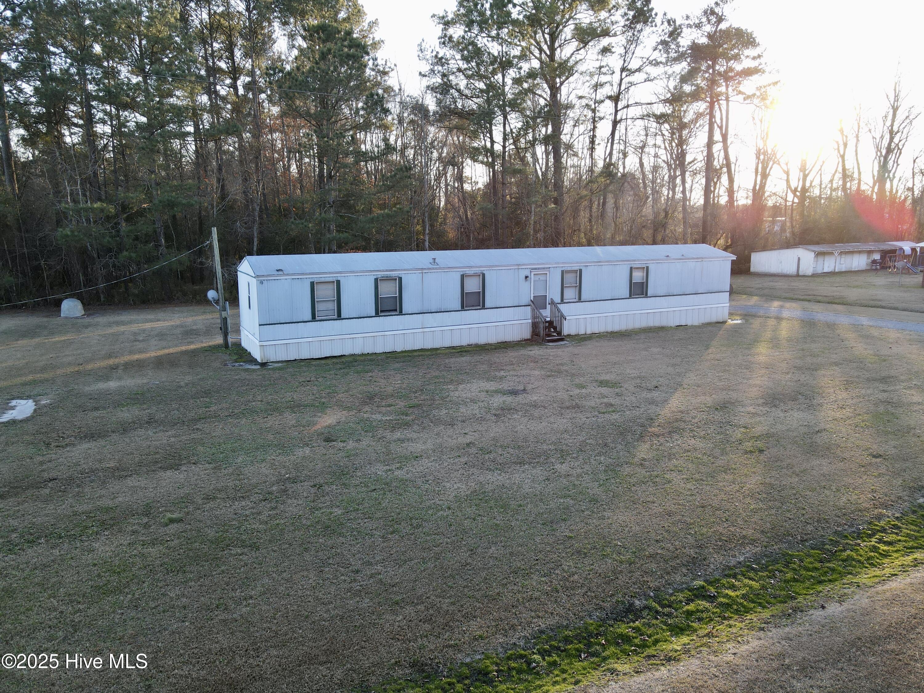 1098 Dewey Hardison Road Property Photo 2