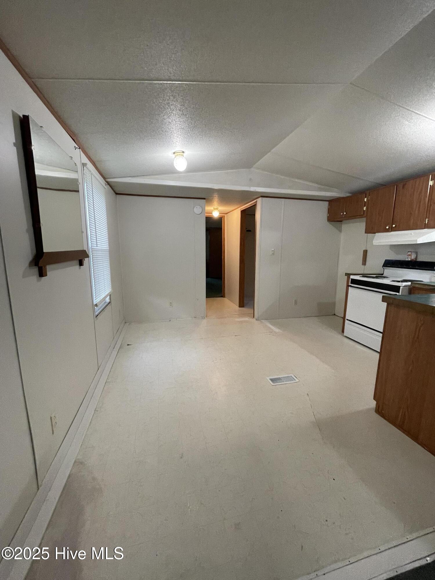 1098 Dewey Hardison Road Property Photo 10
