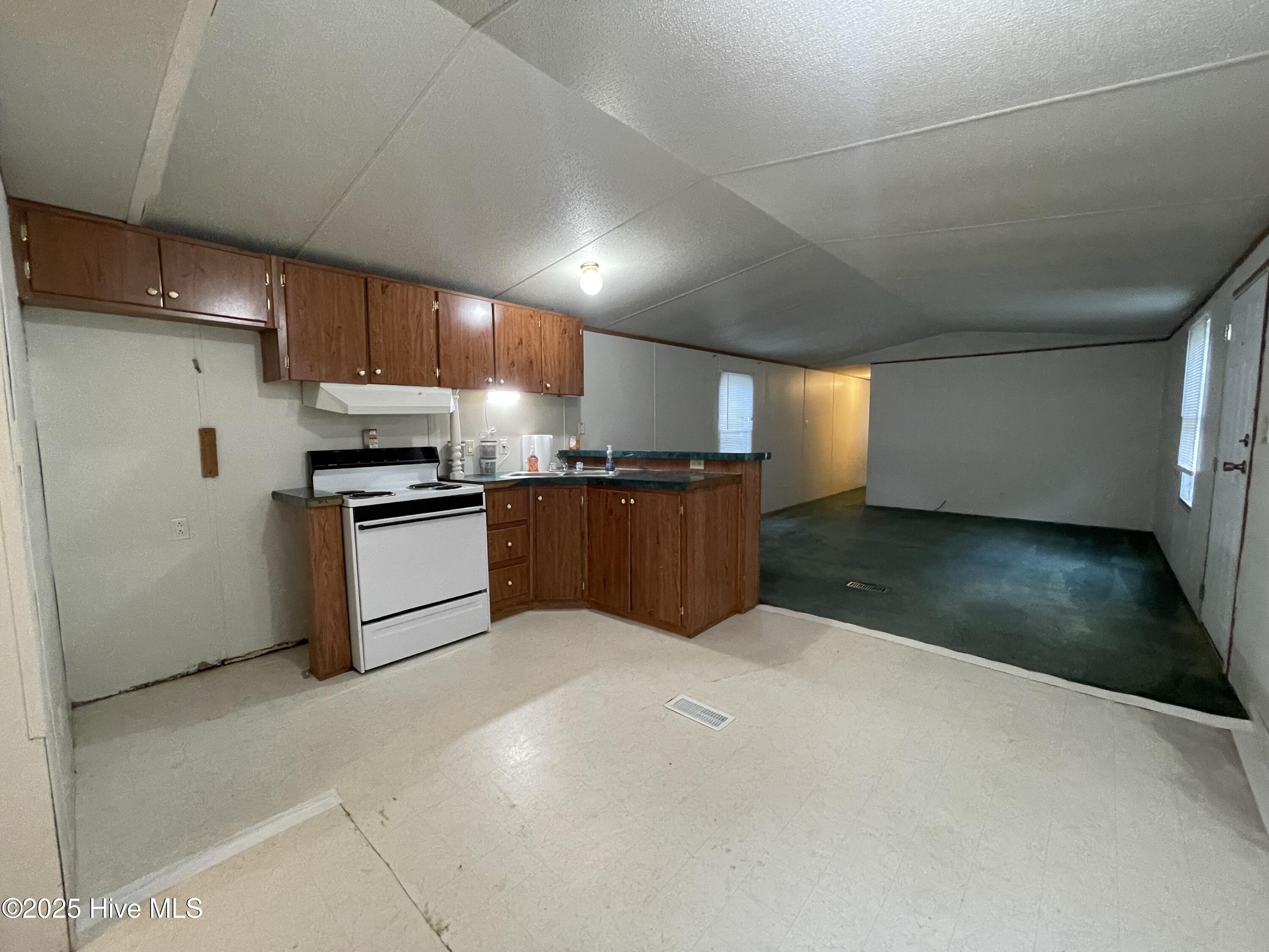 1098 Dewey Hardison Road Property Photo 11