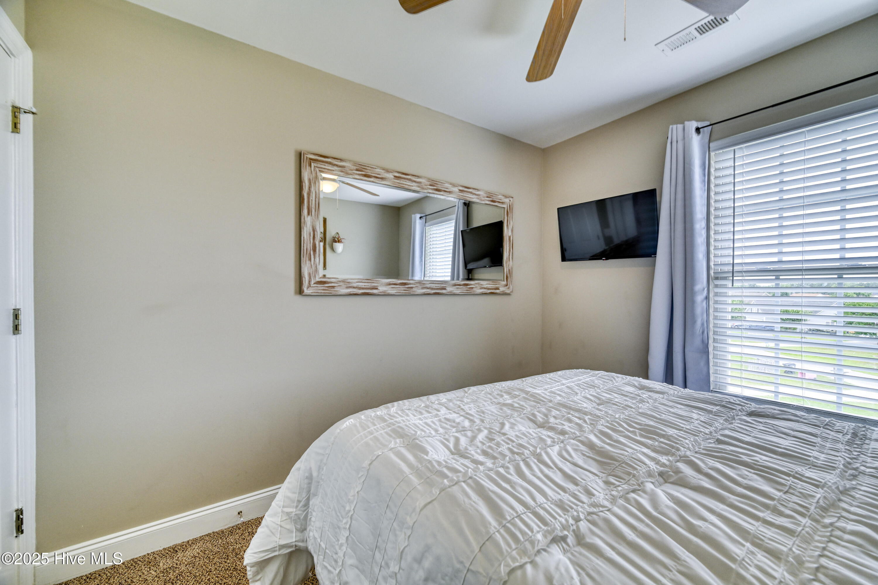234 Twin Oaks Drive B Property Photo 19