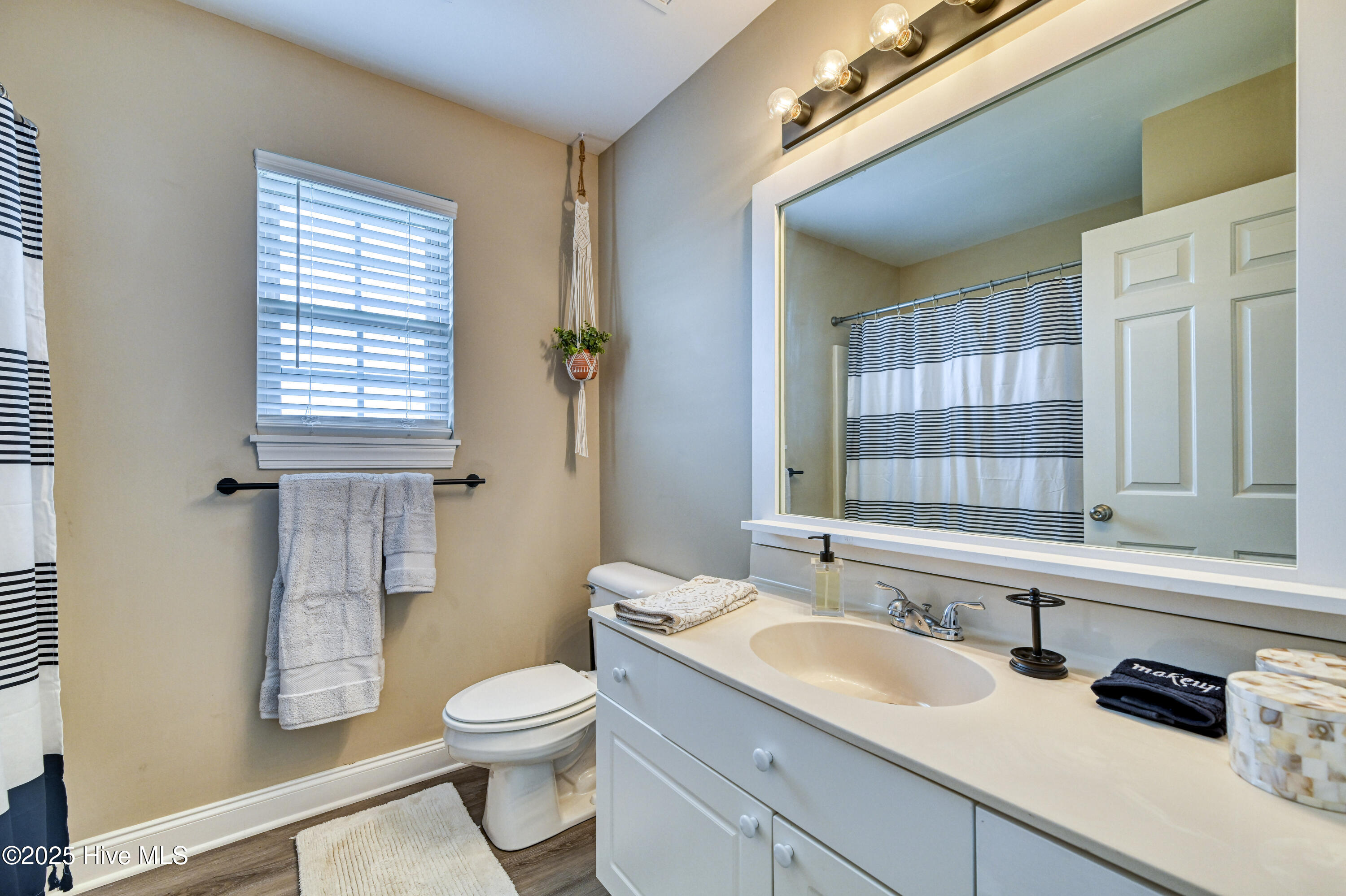 234 Twin Oaks Drive B Property Photo 22