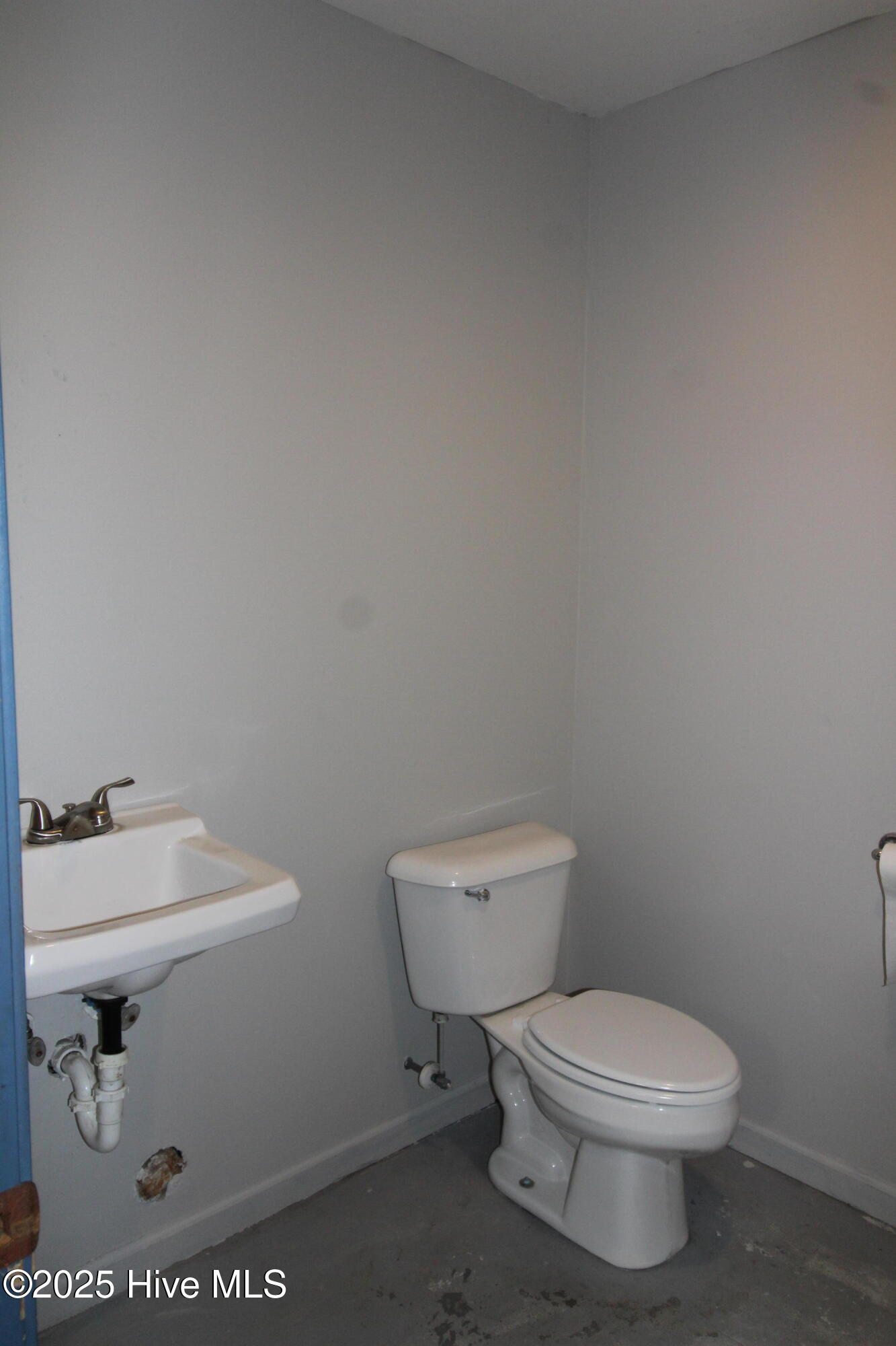 112 Seth Thomas Lane Property Photo 5