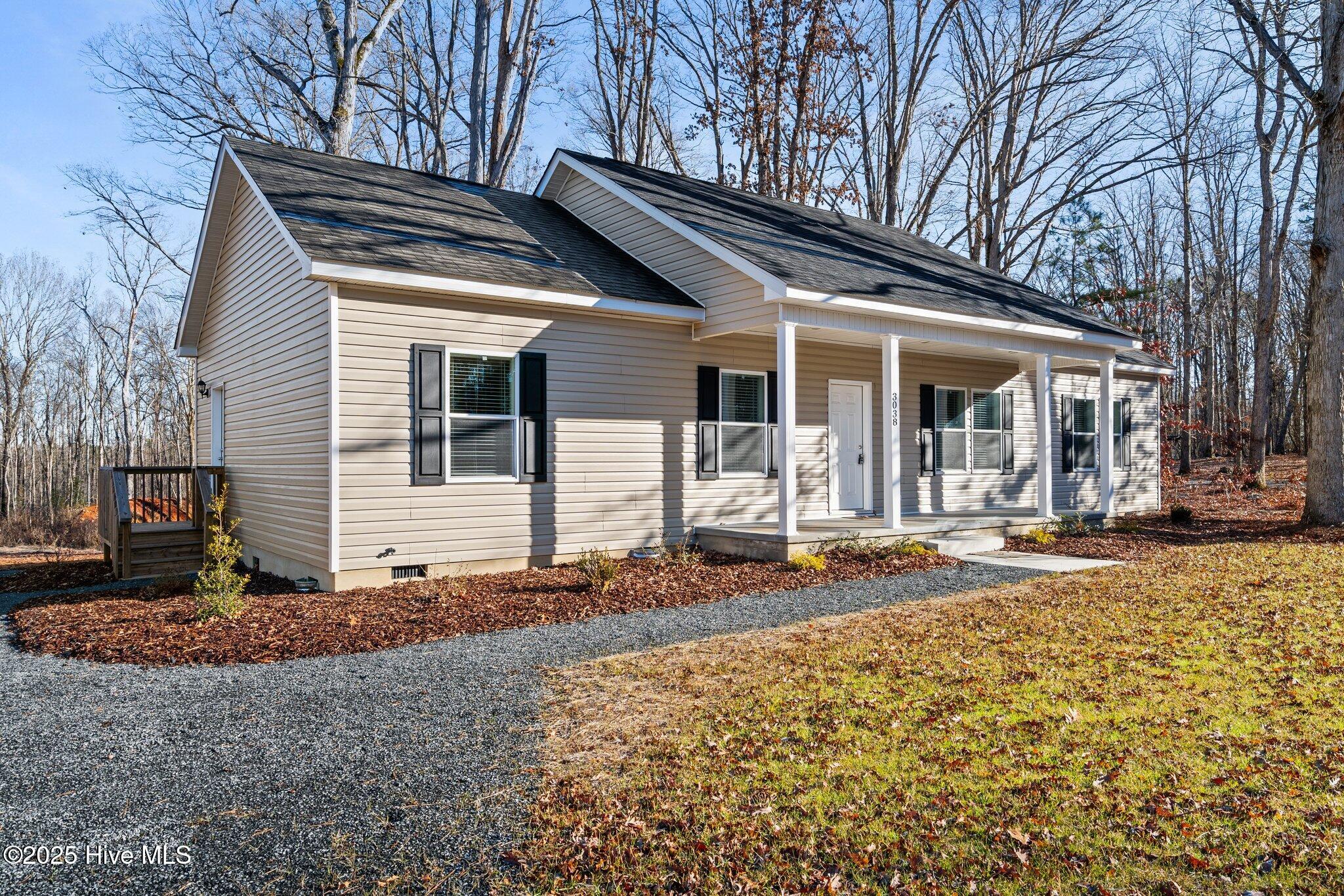 100 Holmes Lane Property Photo 2