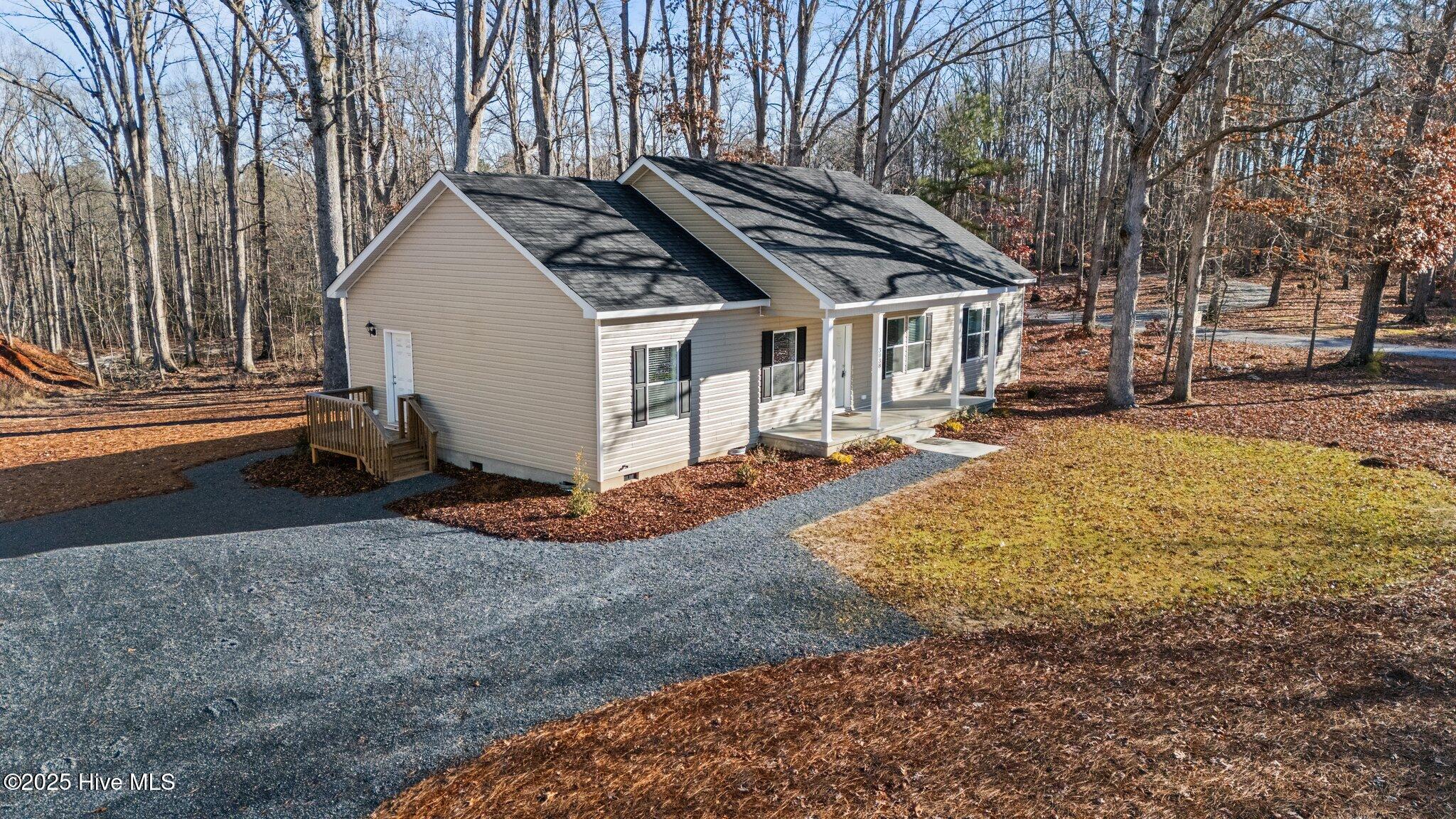 100 Holmes Lane Property Photo 4