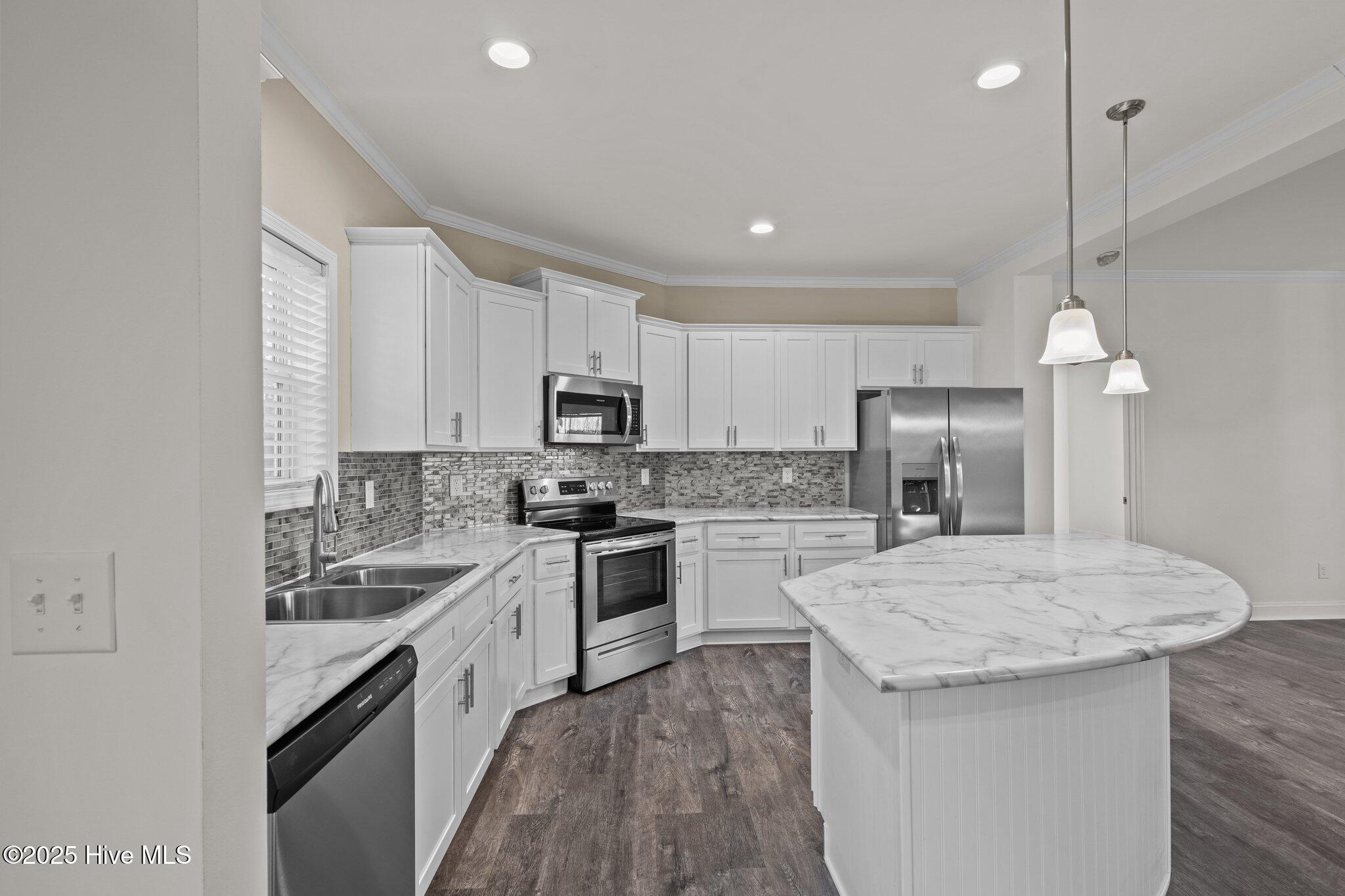 100 Holmes Lane Property Photo 12