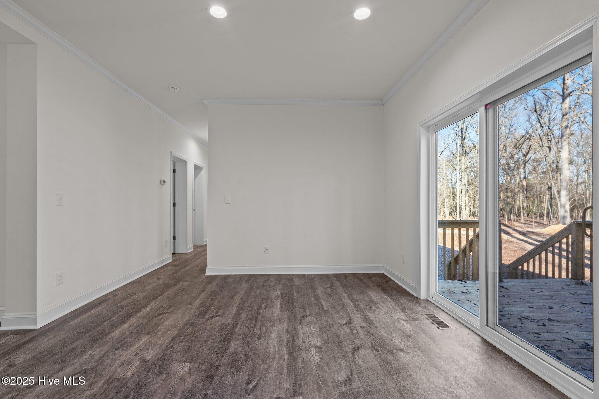 100 Holmes Lane Property Photo 16