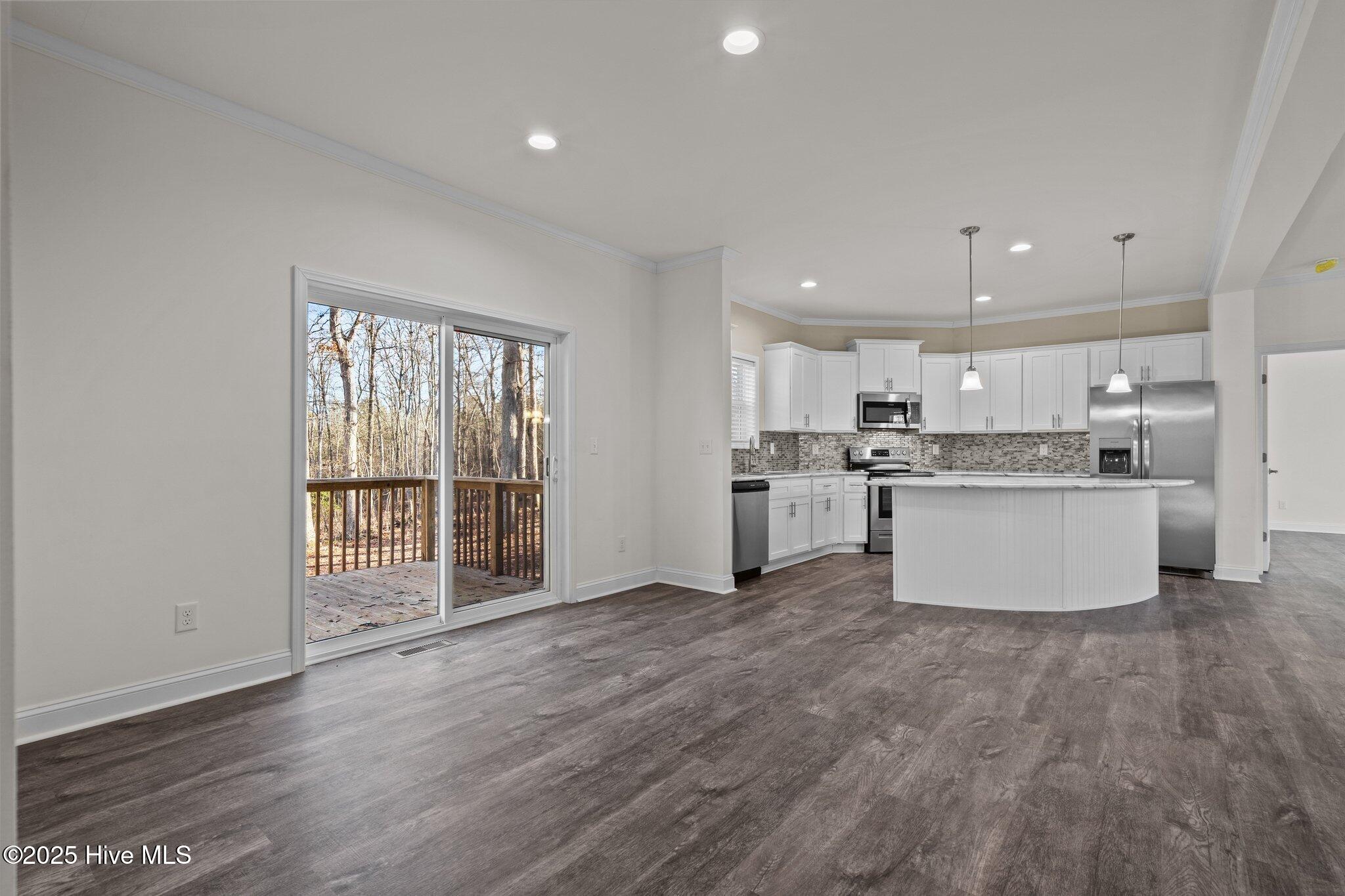 100 Holmes Lane Property Photo 17