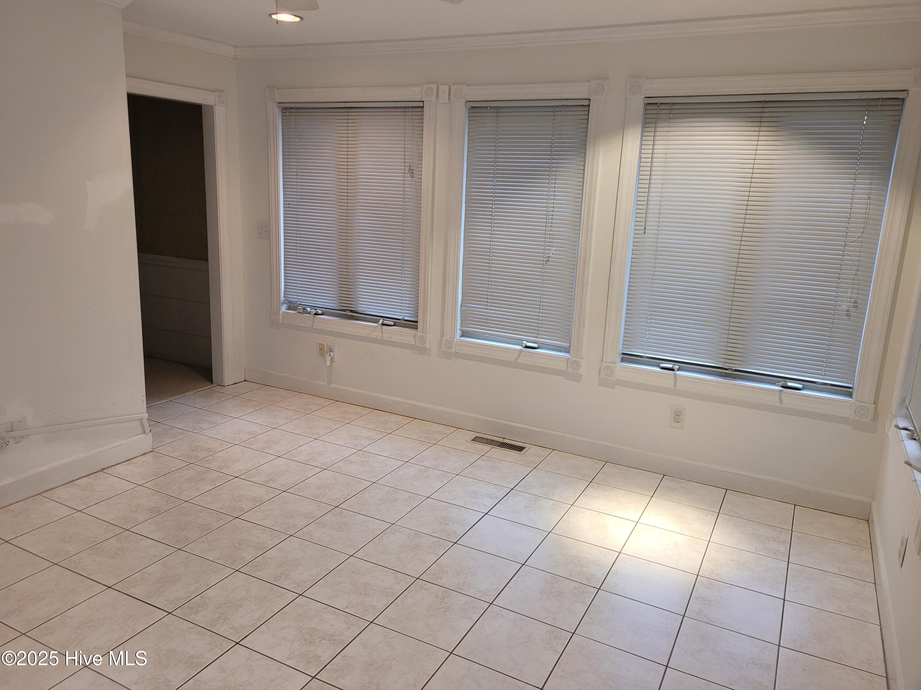 502 Crestline Boulevard Property Photo 6