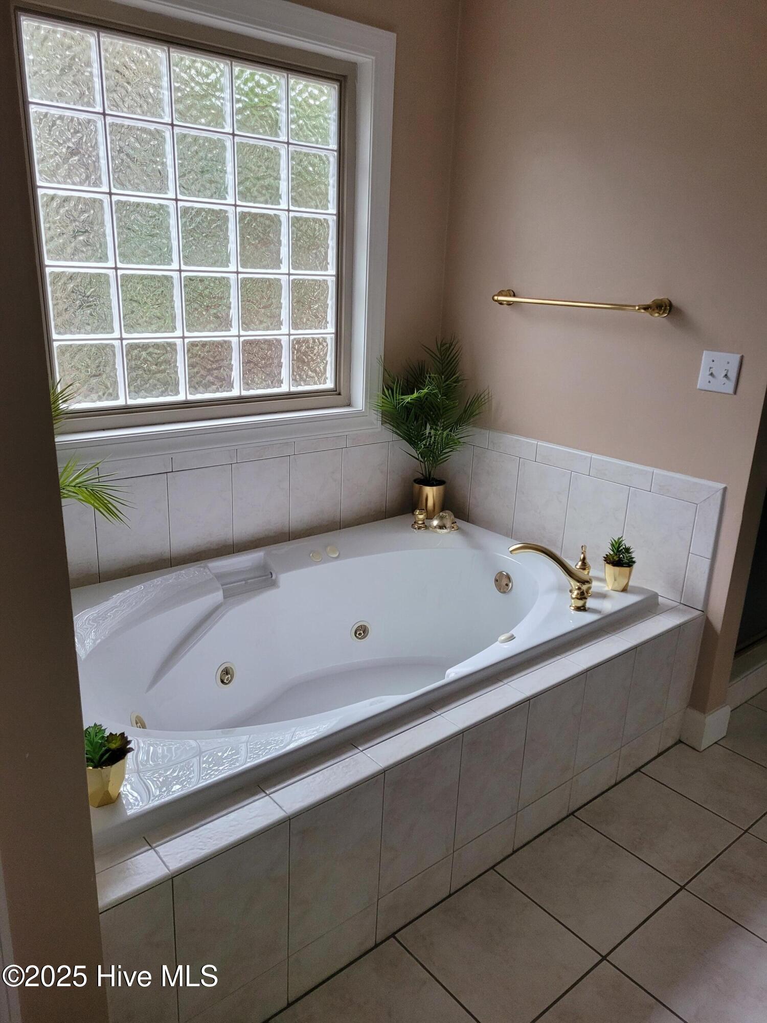 502 Crestline Boulevard Property Photo 7