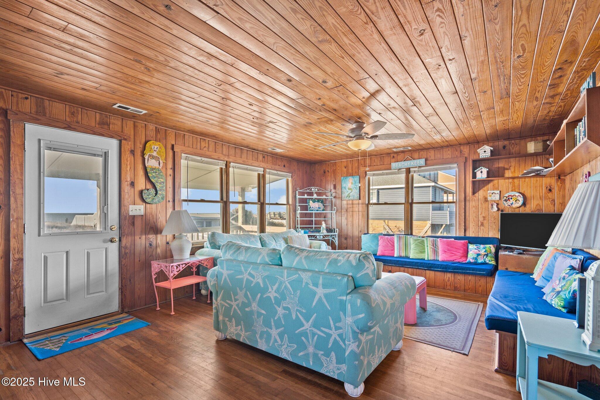 1049 Ocean Boulevard Property Photo 7