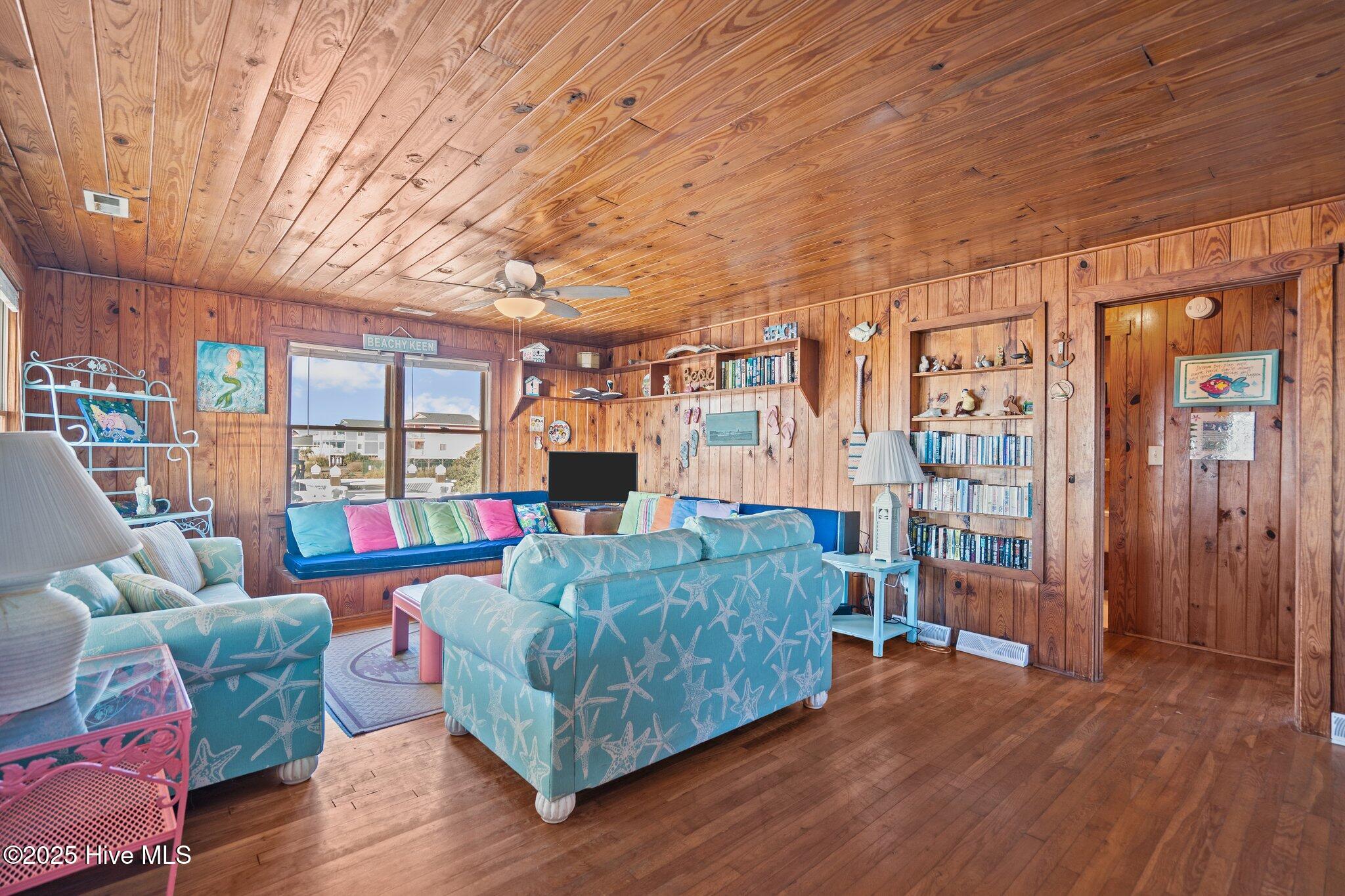 1049 Ocean Boulevard Property Photo 8