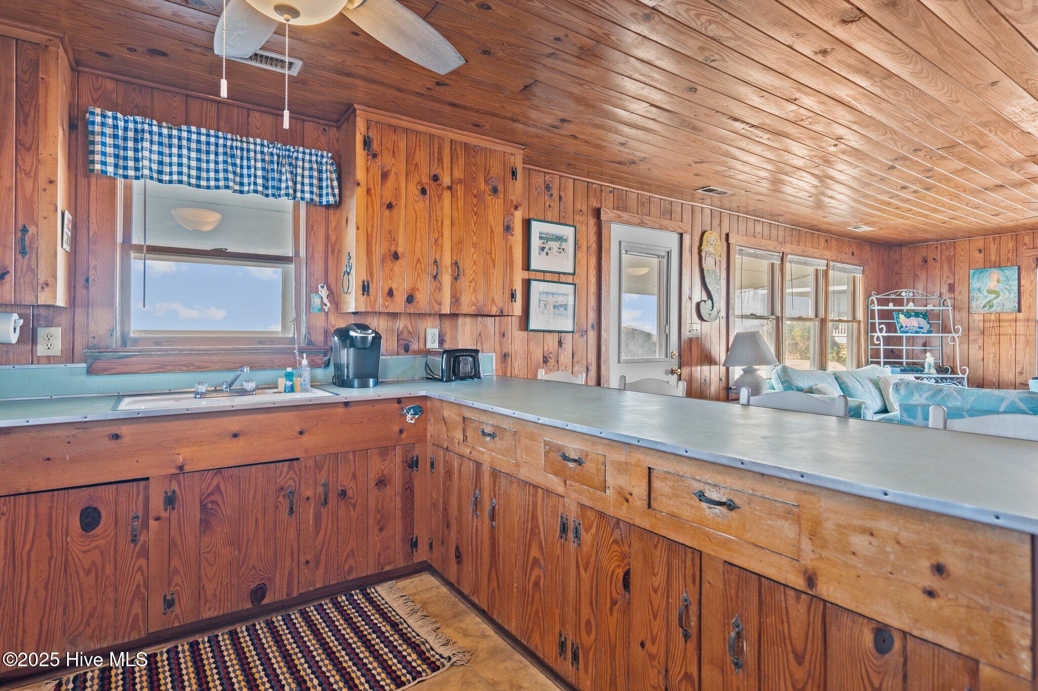 1049 Ocean Boulevard Property Photo 14