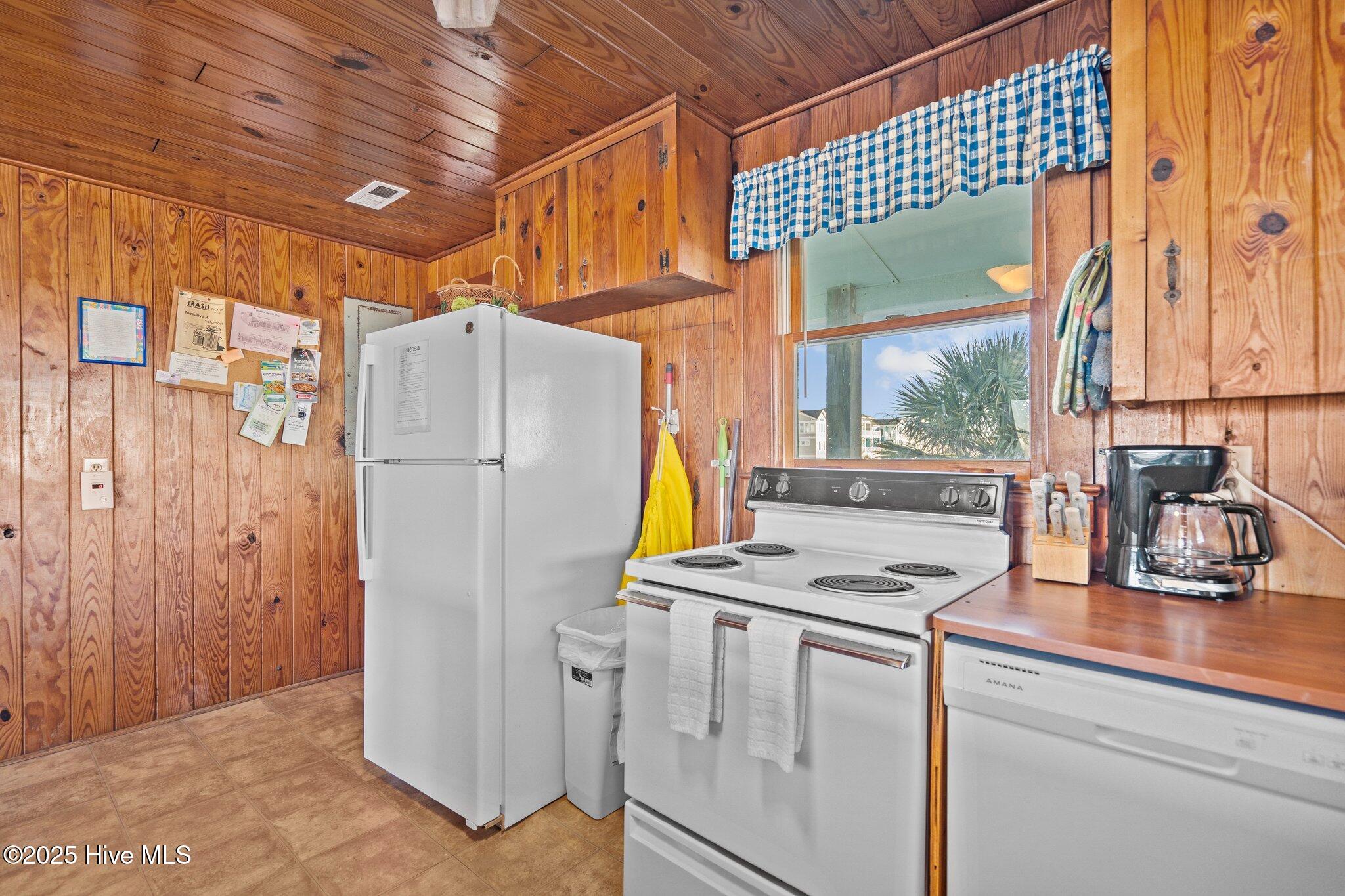 1049 Ocean Boulevard Property Photo 17
