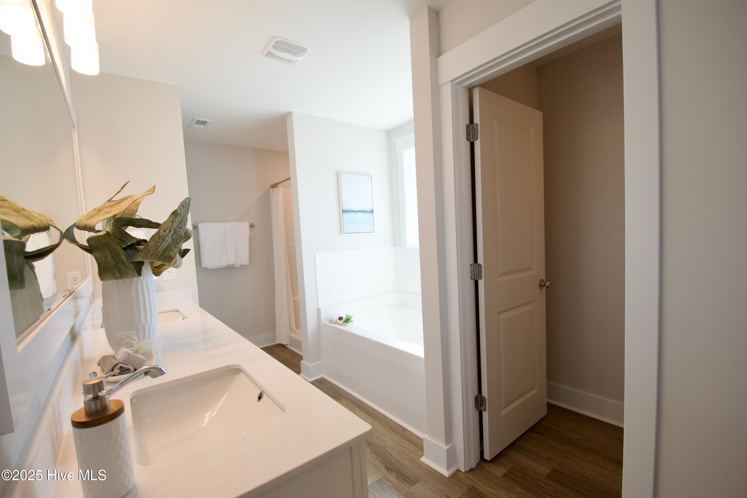 810 Red Sky Drive Property Photo 11