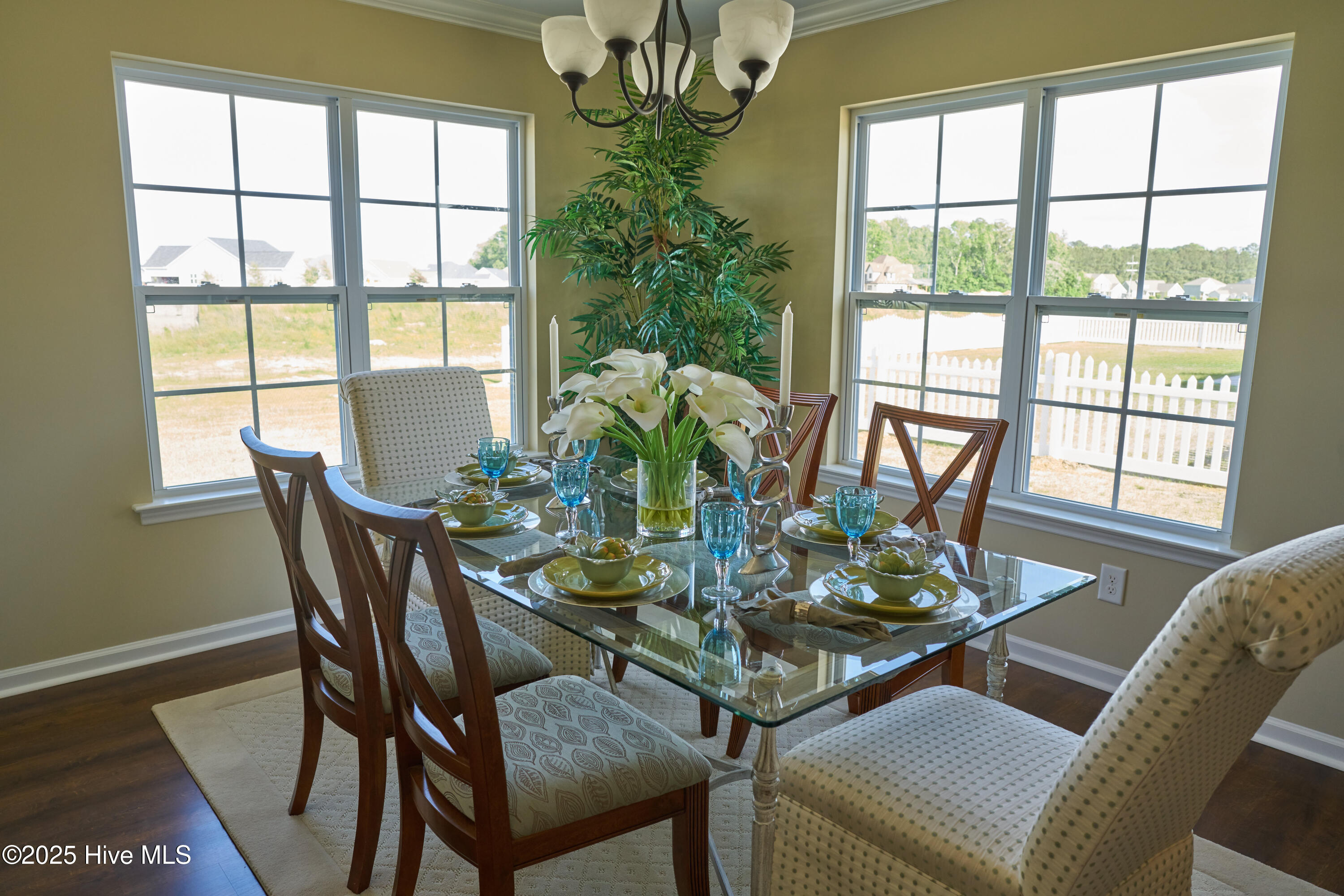 304 Oleander Drive Property Photo 5