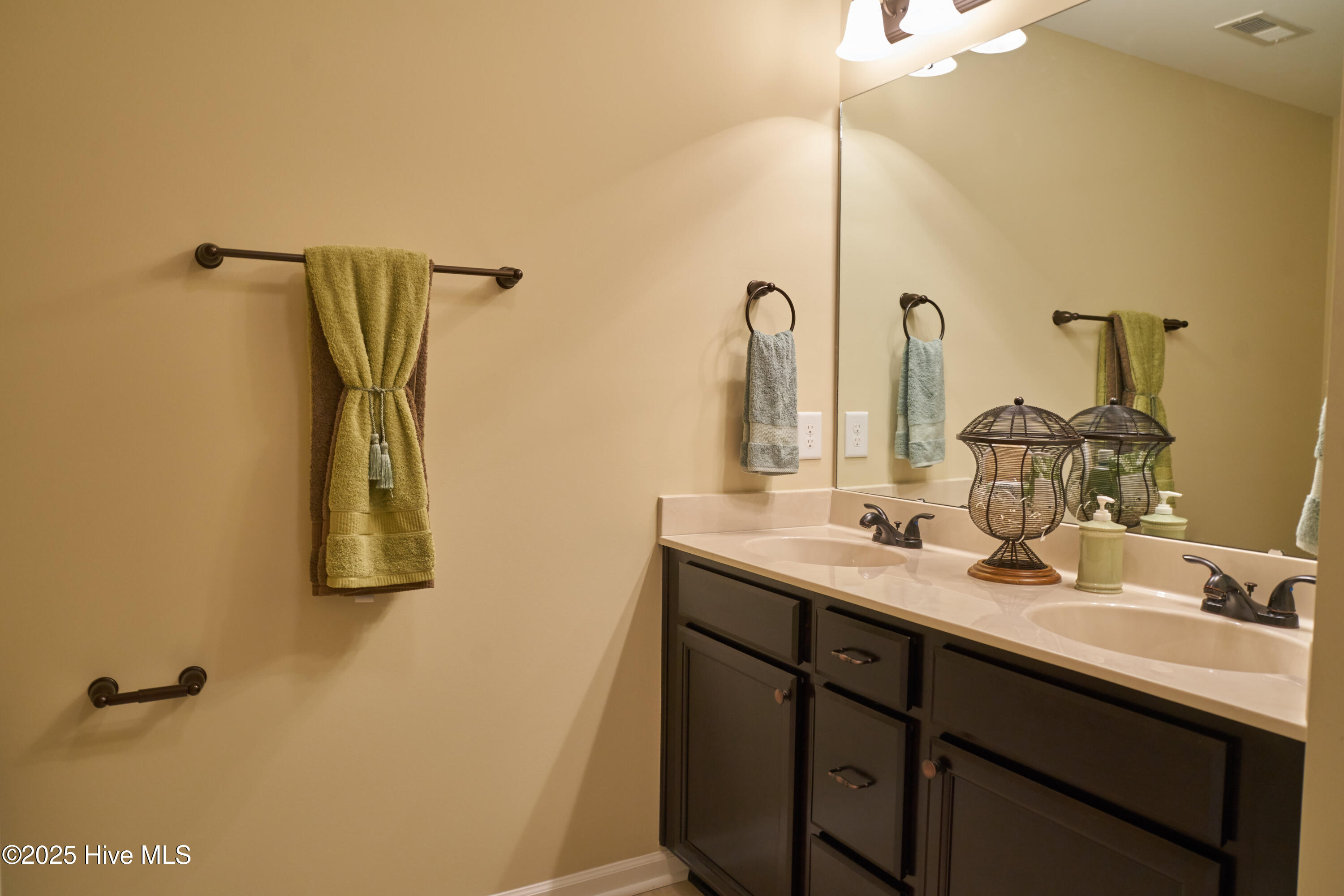 304 Oleander Drive Property Photo 6