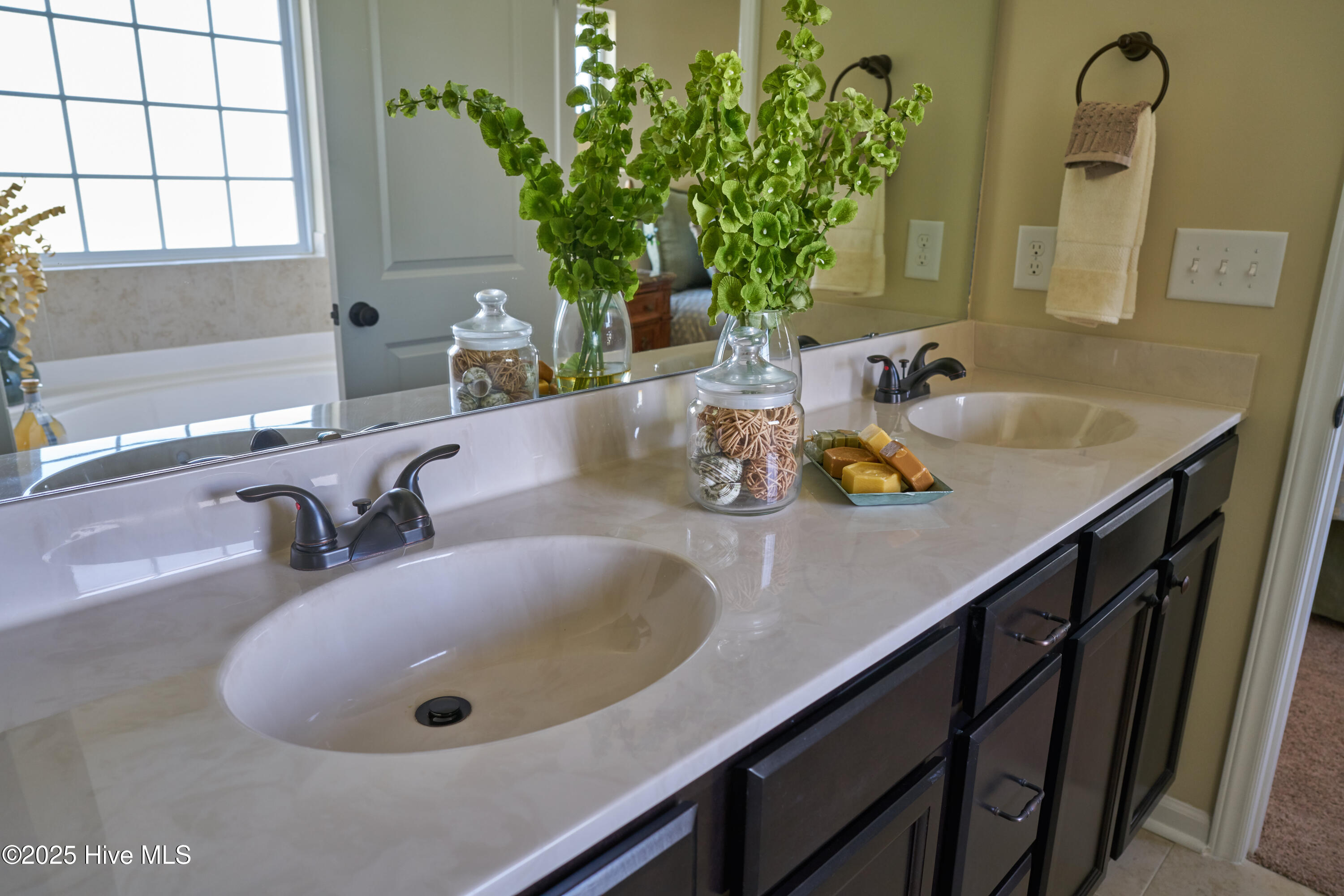304 Oleander Drive Property Photo 8