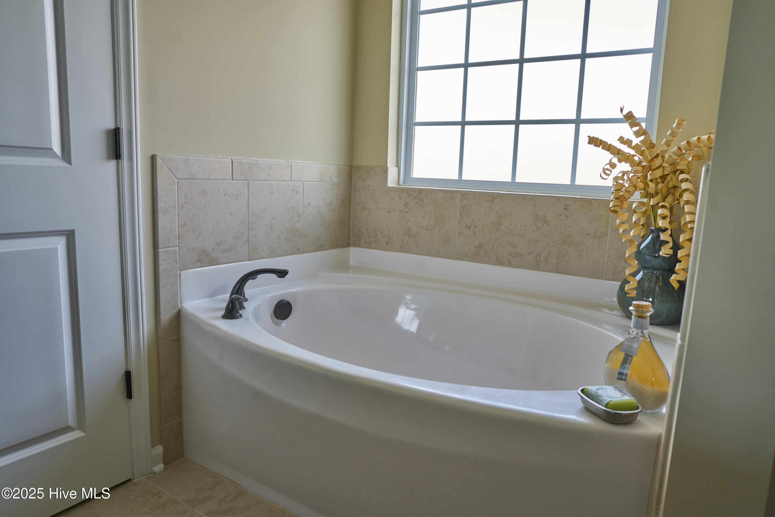 304 Oleander Drive Property Photo 10
