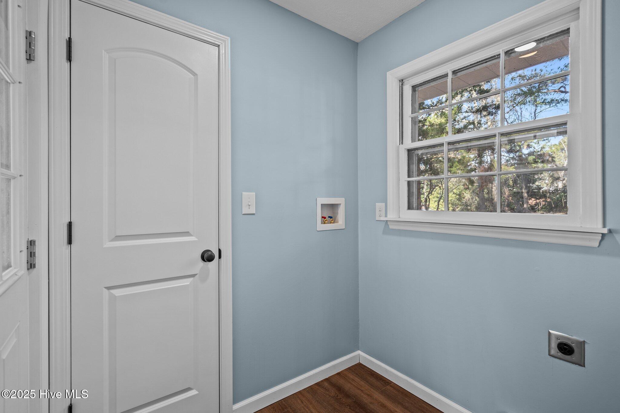 408 W Burkhead Street Property Photo 5