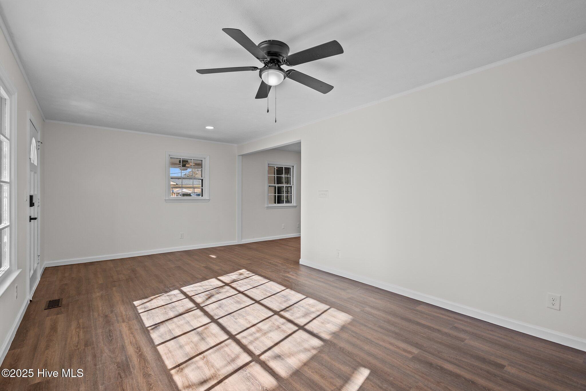 408 W Burkhead Street Property Photo 15