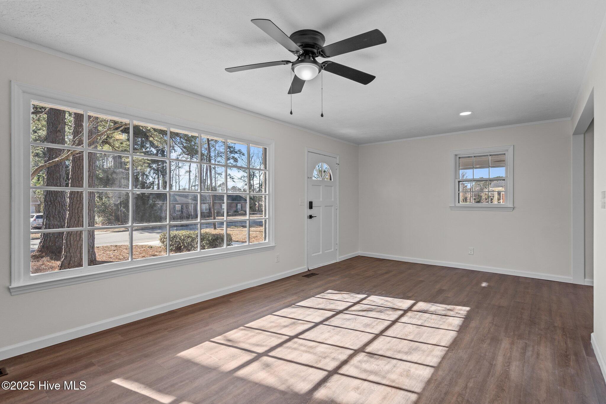 408 W Burkhead Street Property Photo 16