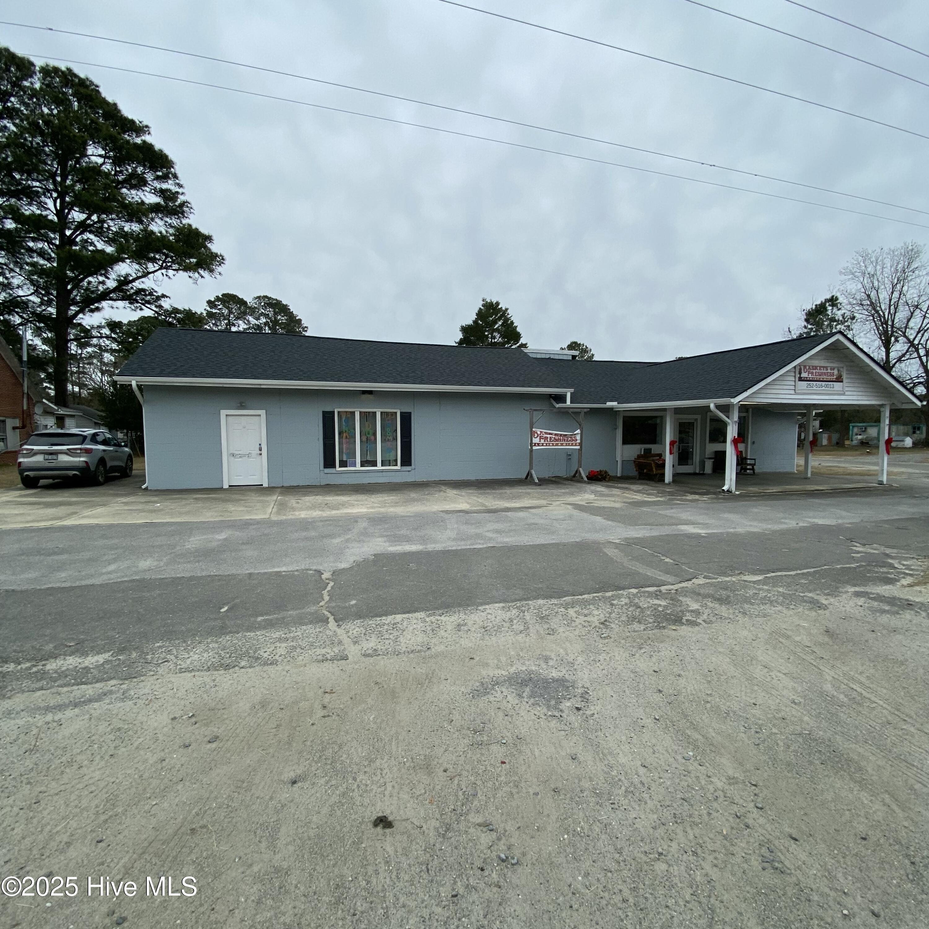700 N Kinston Boulevard Property Photo