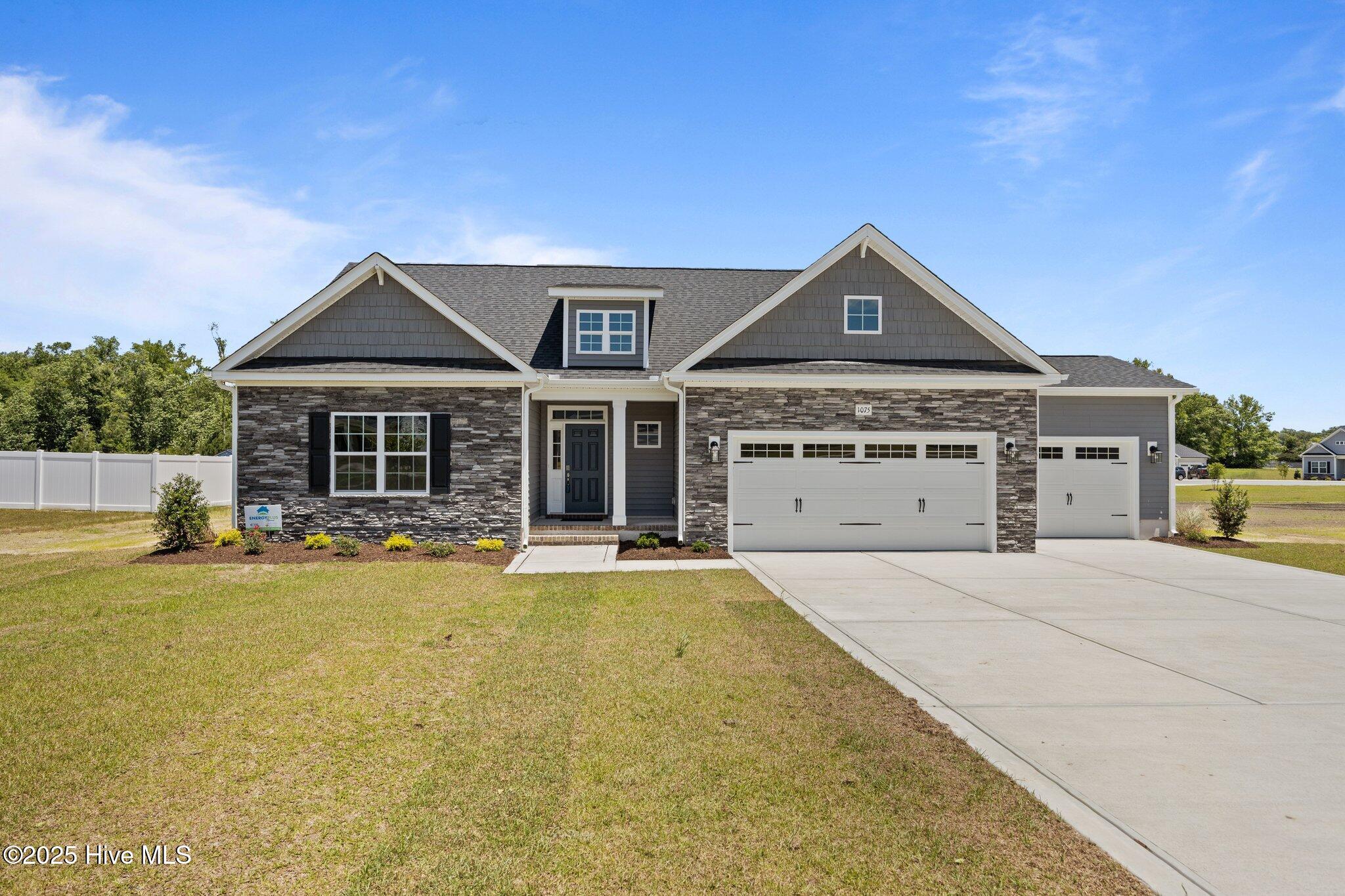 1075 Appaloosa Trail Property Photo 1