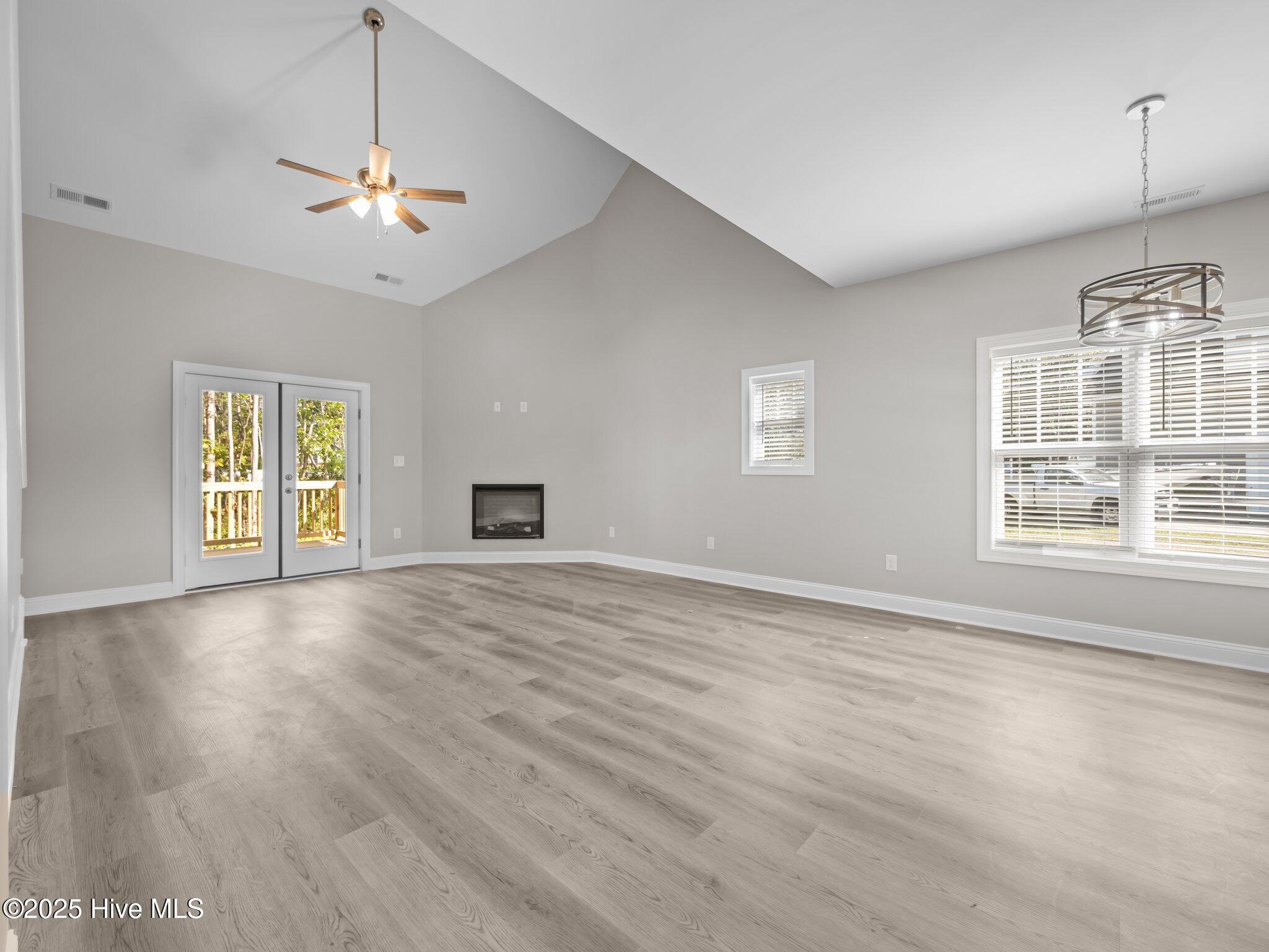 207 Sandbar Court Property Photo 5