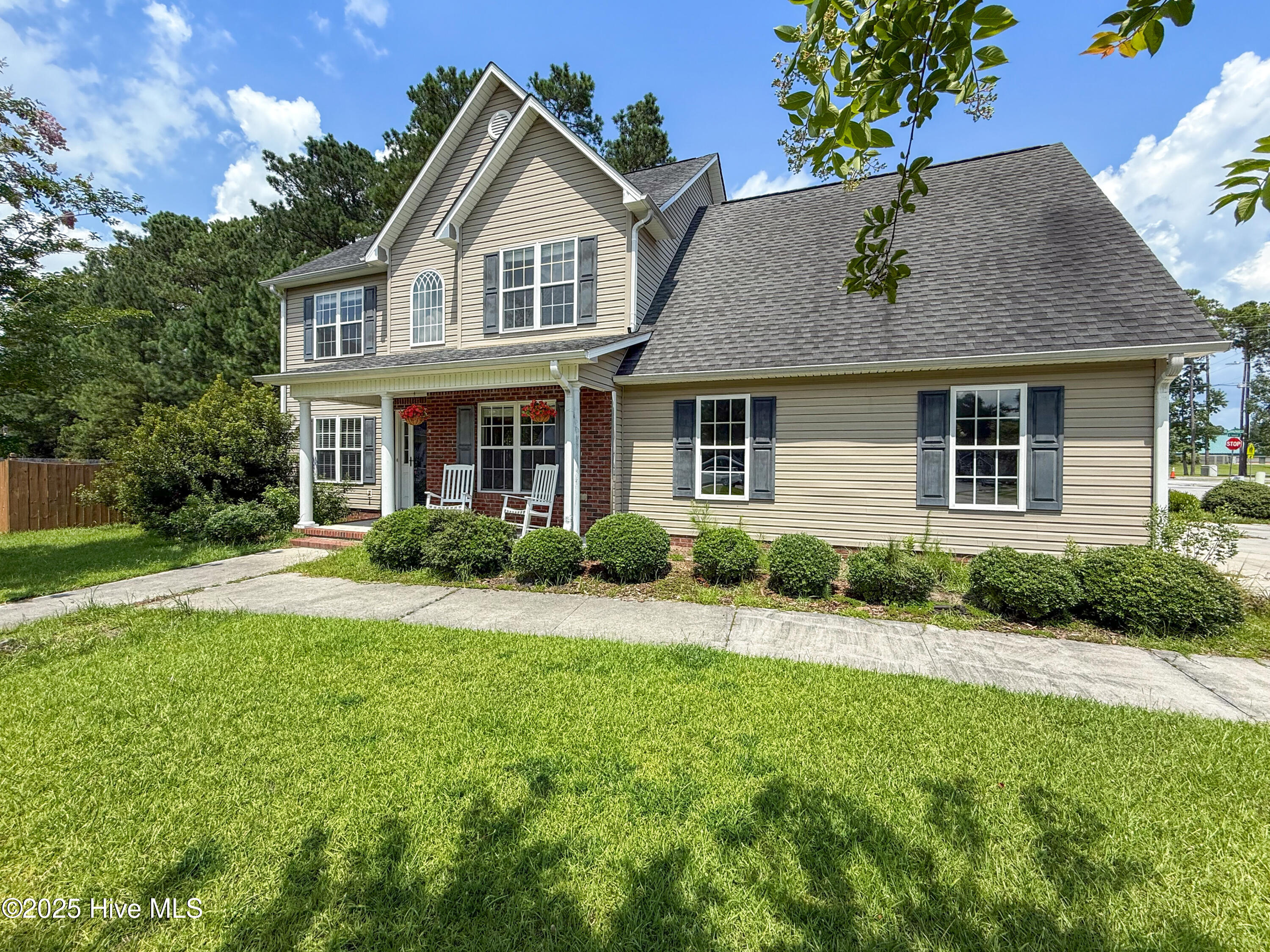 915 Savannah Drive Property Photo 3