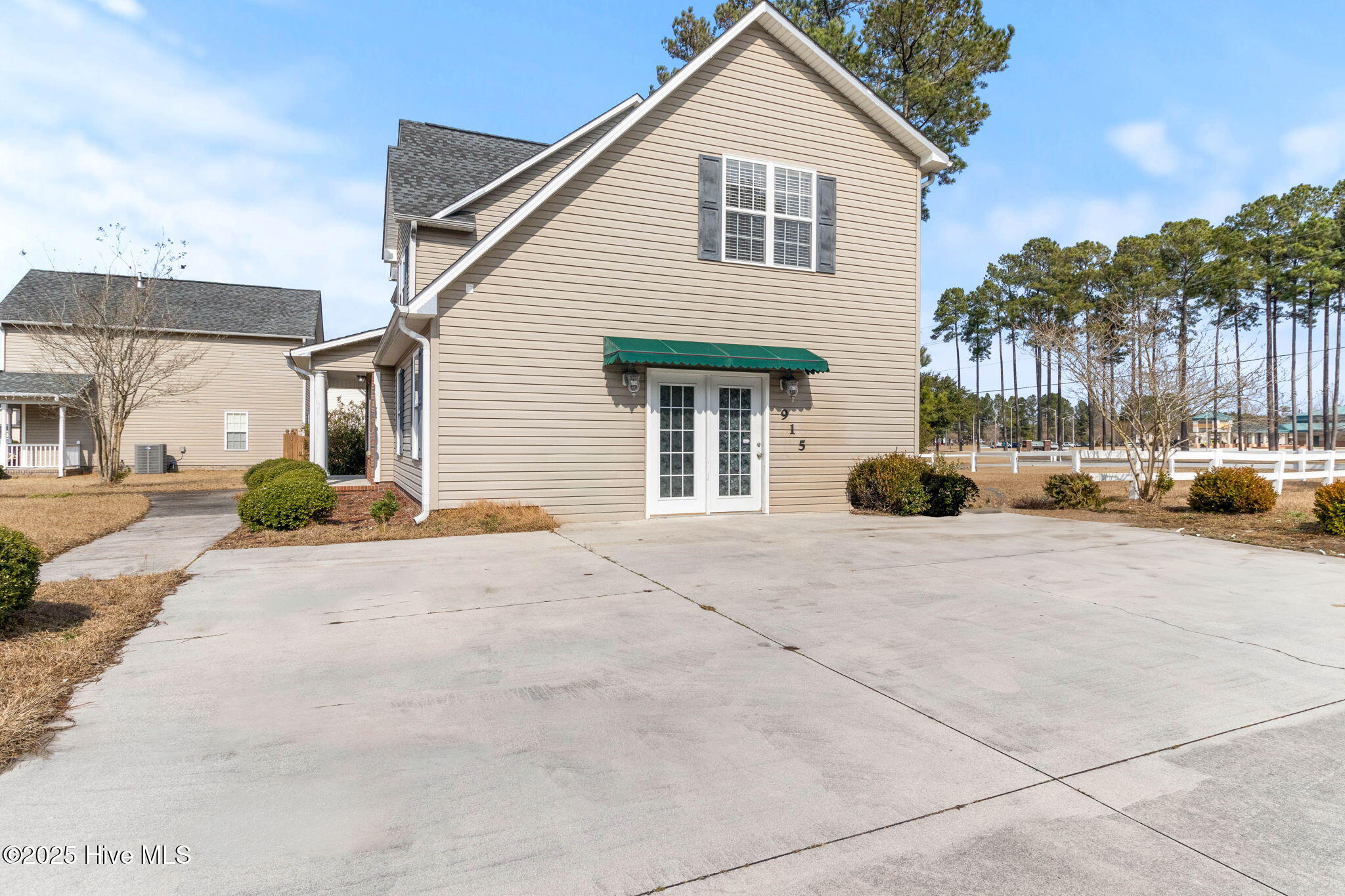 915 Savannah Drive Property Photo 7
